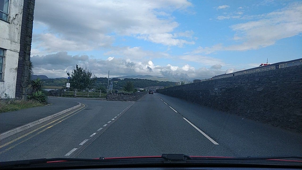 Street view near Premier Inn Portmadog, Porthmadog — © davidsong (CC BY-SA · Mapillary)