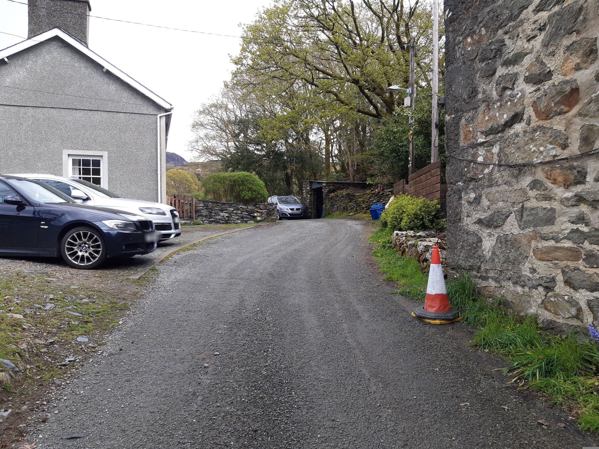 Street view near Bwthyn Y Wennol, Penrhyndeudraeth — © deanjenkins (CC BY-SA · Mapillary)
