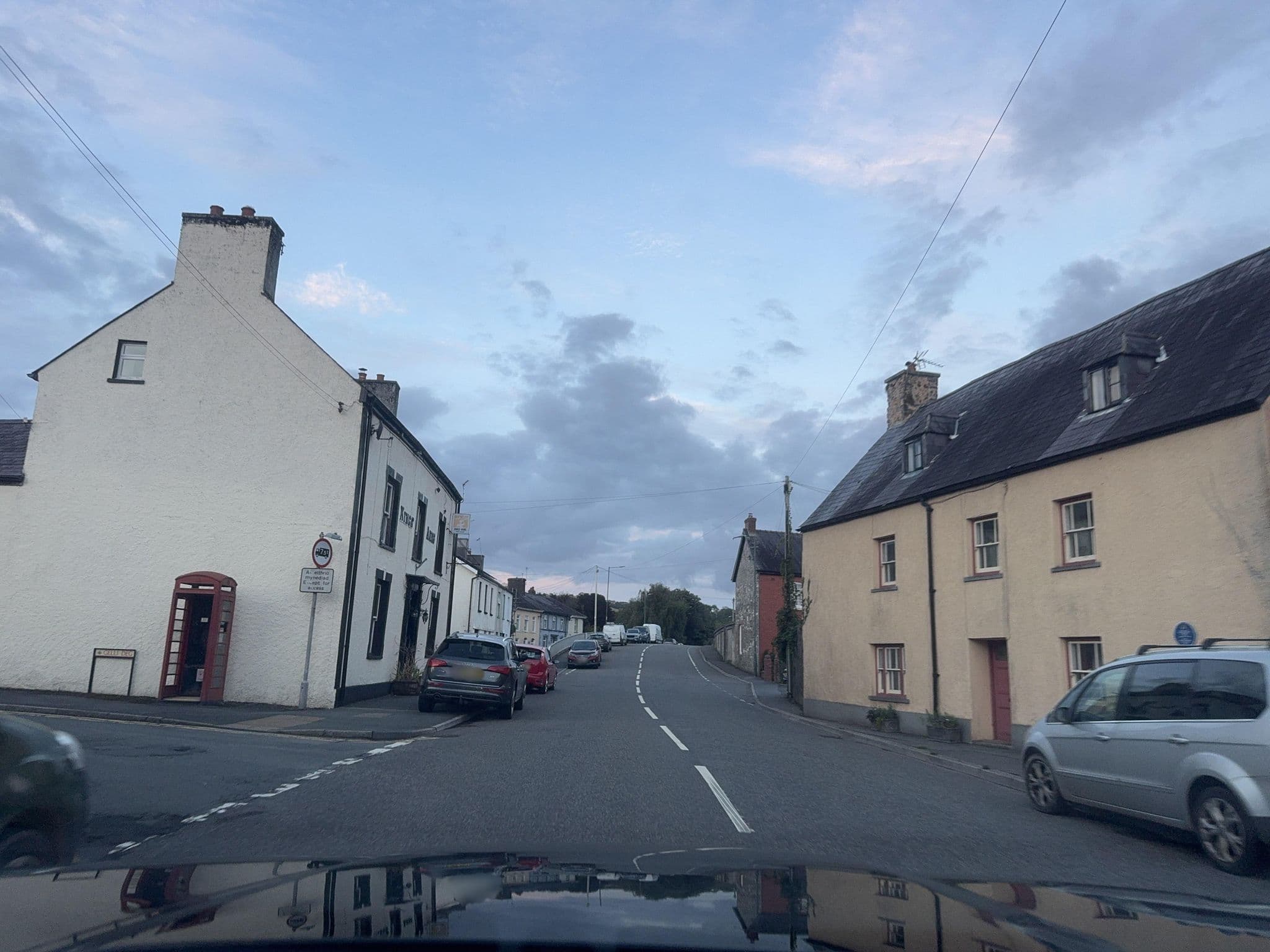 Street view near Kings Arms, Llandovery — © laye (CC BY-SA · Mapillary)