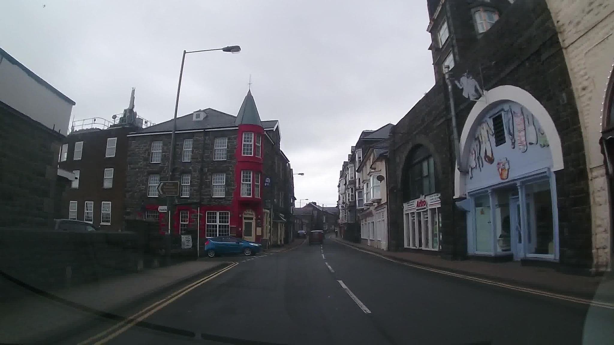 Street view near The Royal Hotel, Barmouth — © trigpoint (CC BY-SA · Mapillary)