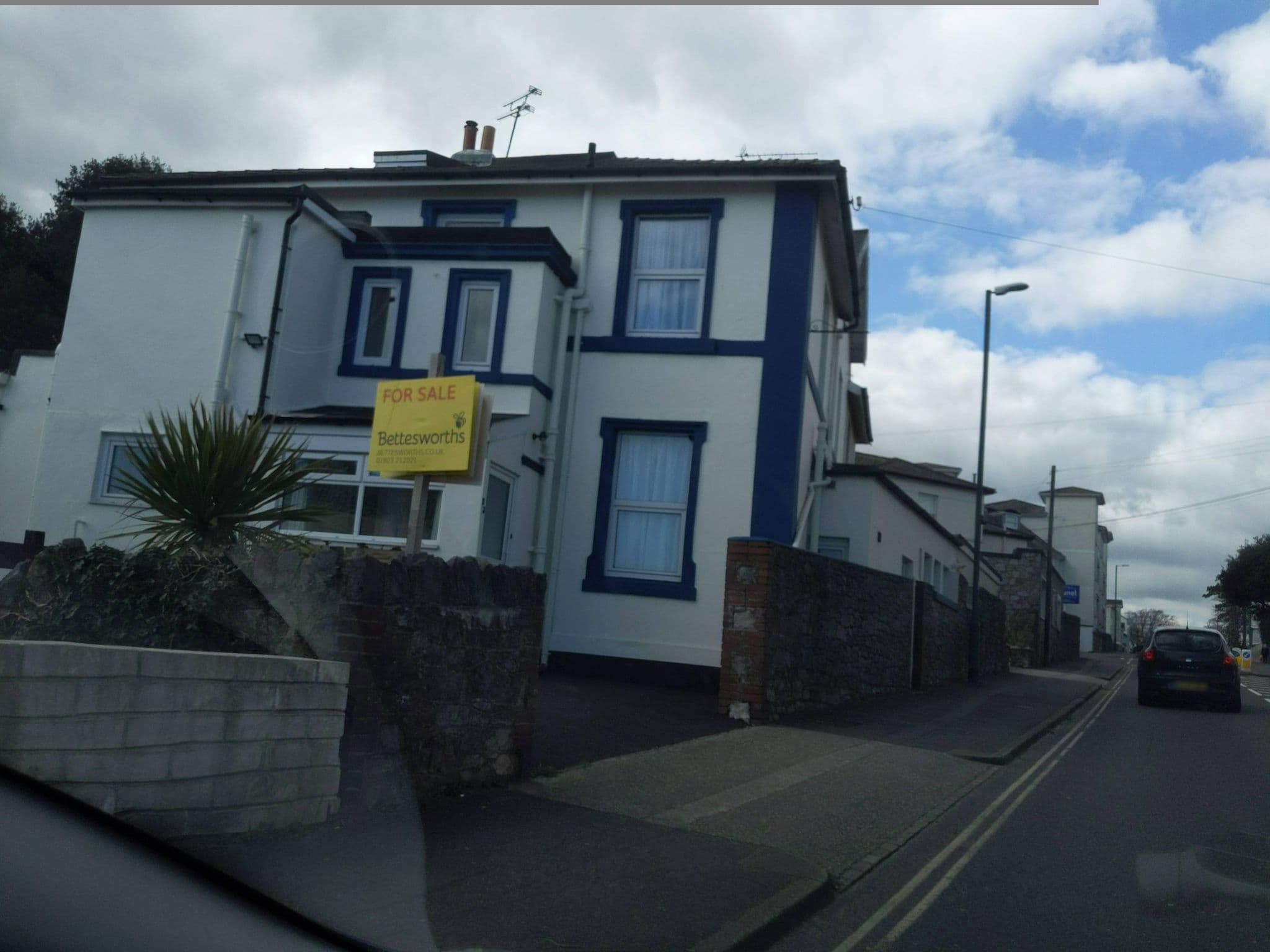Street view near Babbacombe Guest House, Torquay — © WaggyDog (CC BY-SA · Mapillary)
