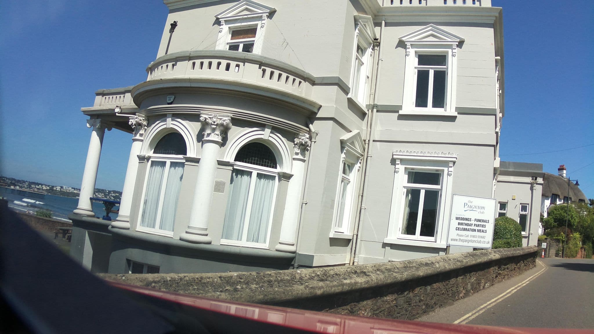 Street view near Cambria Hotel, Paignton — © southglos (CC BY-SA · Mapillary)