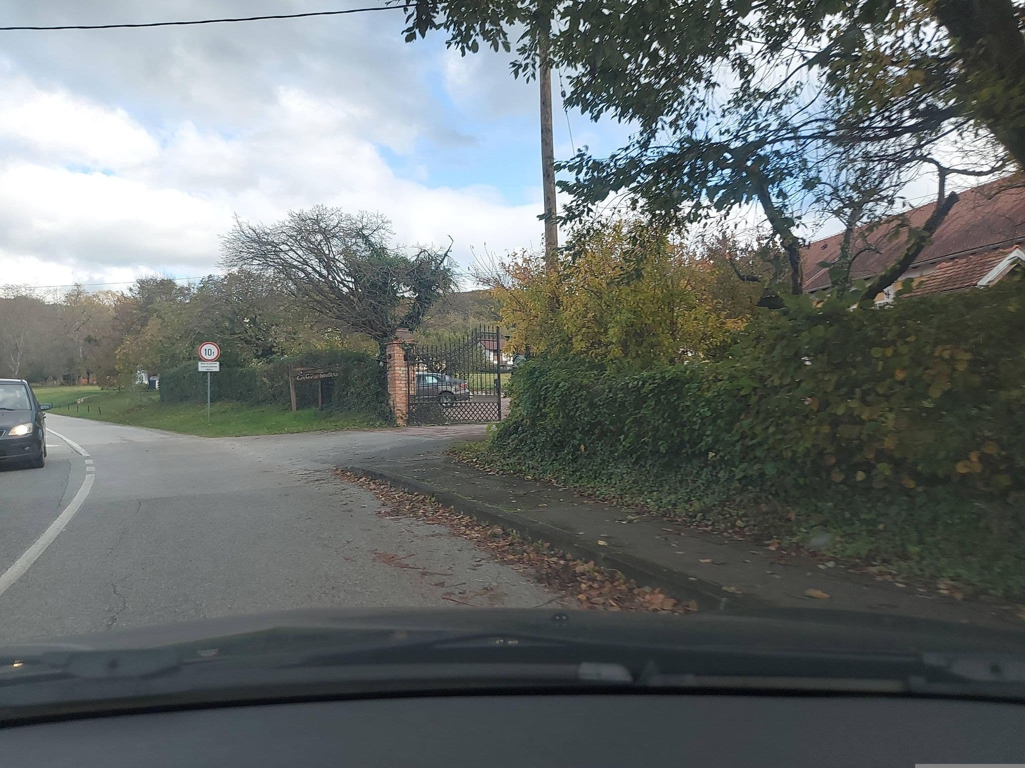 Street view near Stara škola, Zabok — © mik007 (CC BY-SA · Mapillary)