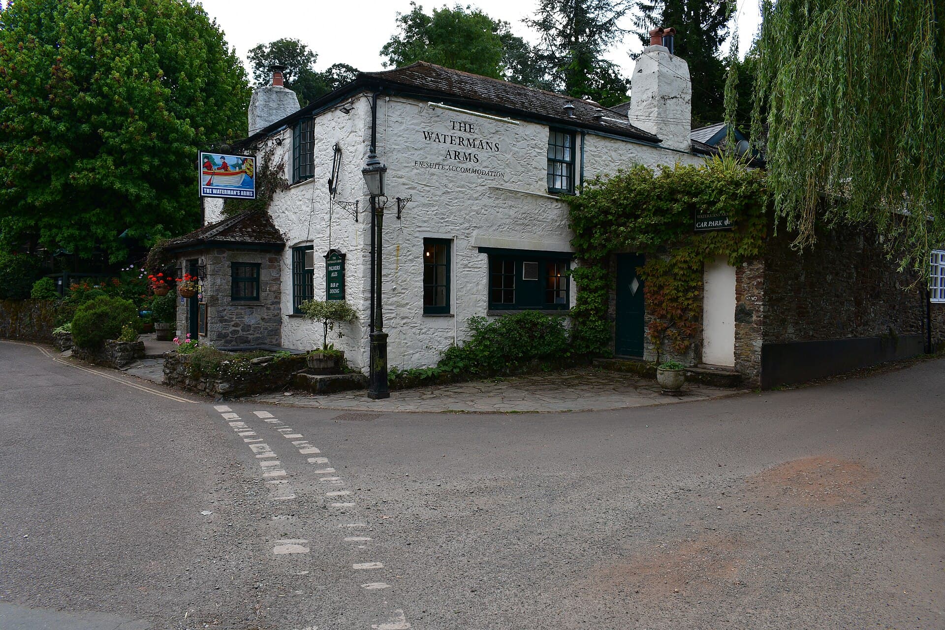 The Waterman's Arms (via Wikimedia Commons, CC0)