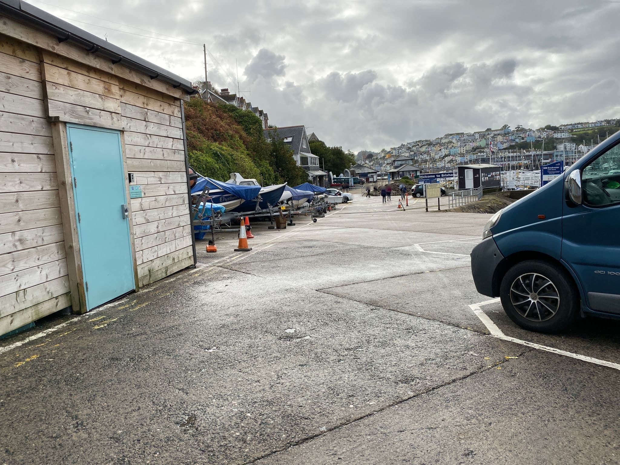 Street view near Devoncourt Apartments, Brixham — © davebarter (CC BY-SA · Mapillary)