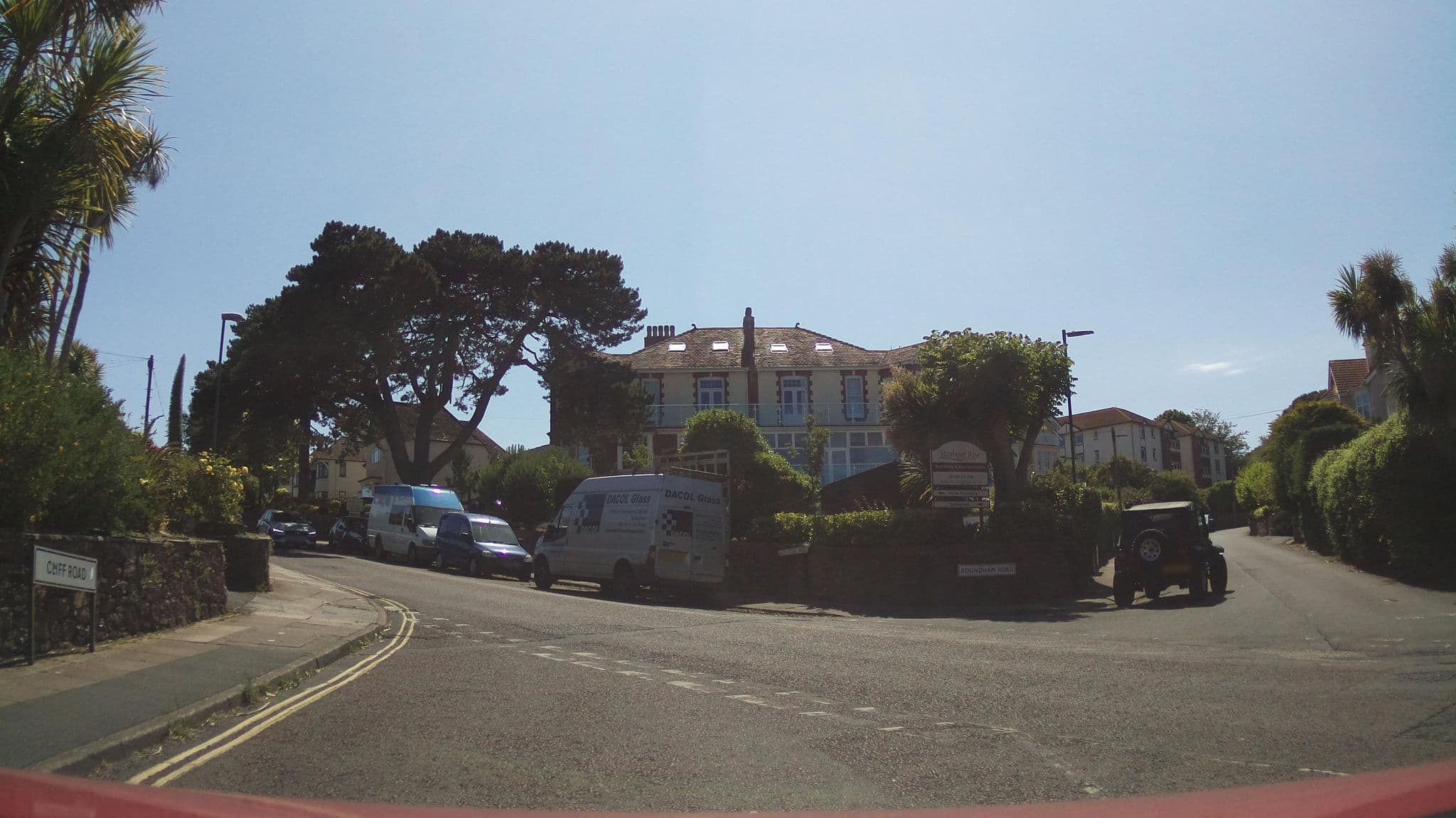 Street view near Cleve Court Hotel, Paignton — © southglos (CC BY-SA · Mapillary)