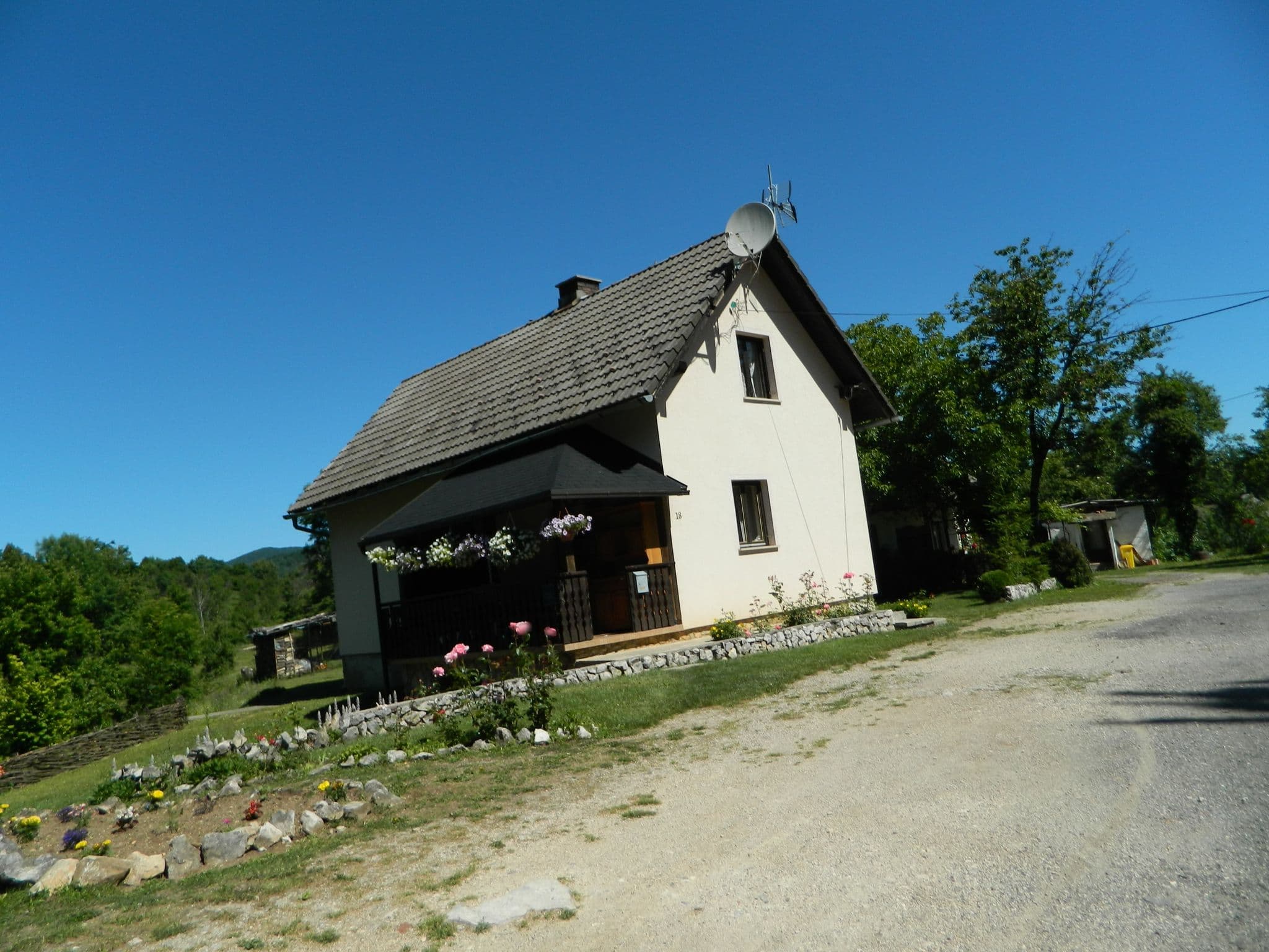 Street view near Guest House Marijan Spehar, Slunj — © mefe (CC BY-SA · Mapillary)