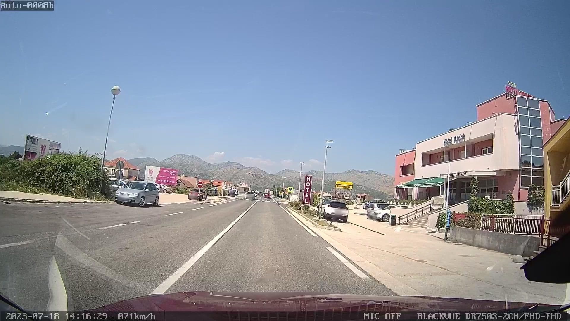 Street view near Hotel Merlot, Opuzen — © rdnnk (CC BY-SA · Mapillary)