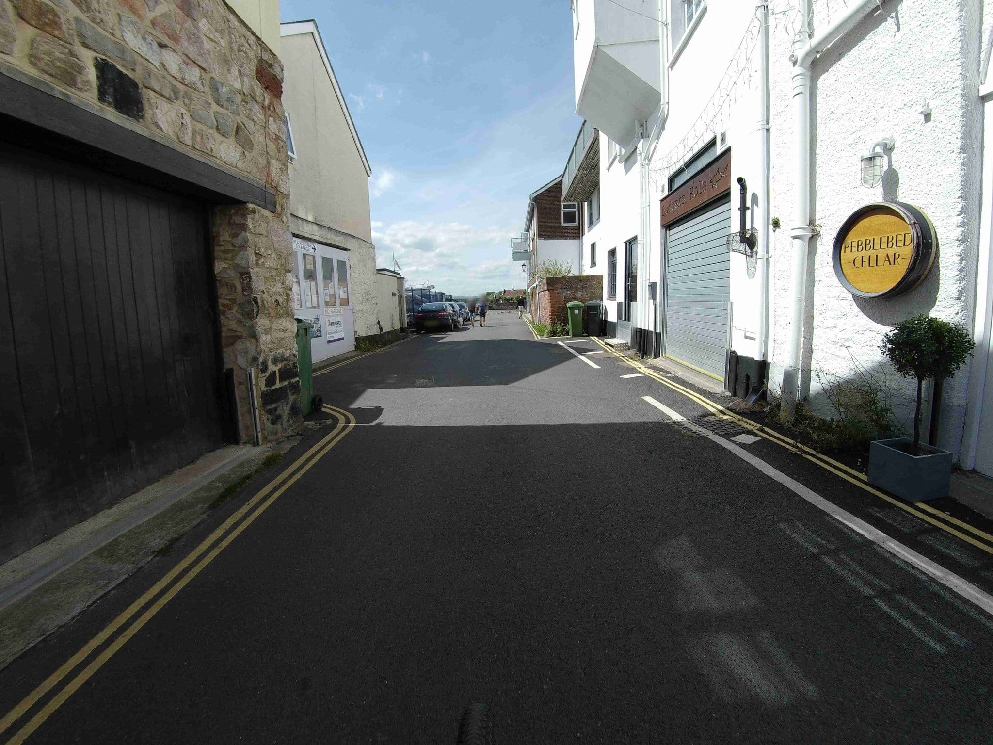 Street view near Globe Hotel, Topsham — © jasskurn (CC BY-SA · Mapillary)