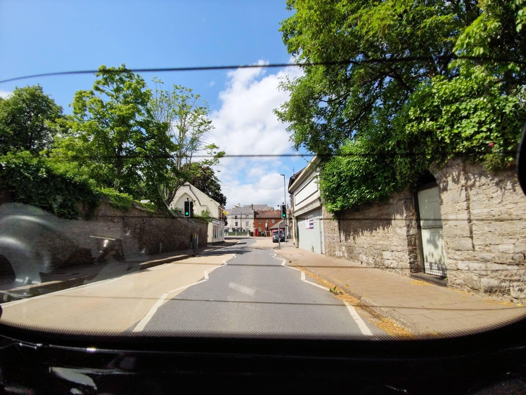 Street view near Dragon Hotel, Tiverton — © WaggyDog (CC BY-SA · Mapillary)