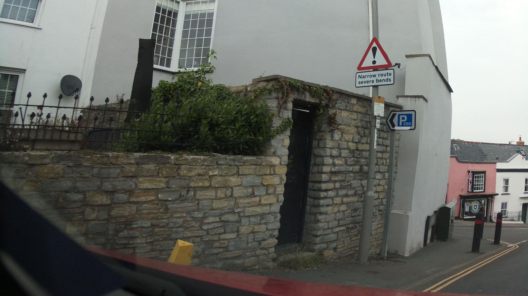 Street view near Peek House, Lyme Regis — © southglos (CC BY-SA · Mapillary)