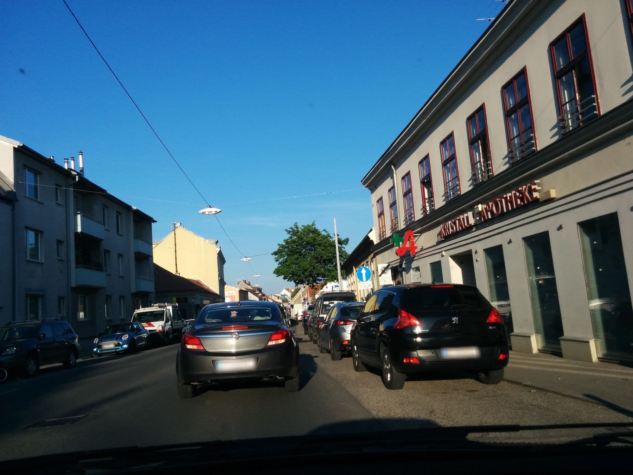 Street view near Pension Lizzi, Vösendorf — © di0v0n (CC BY-SA · Mapillary)