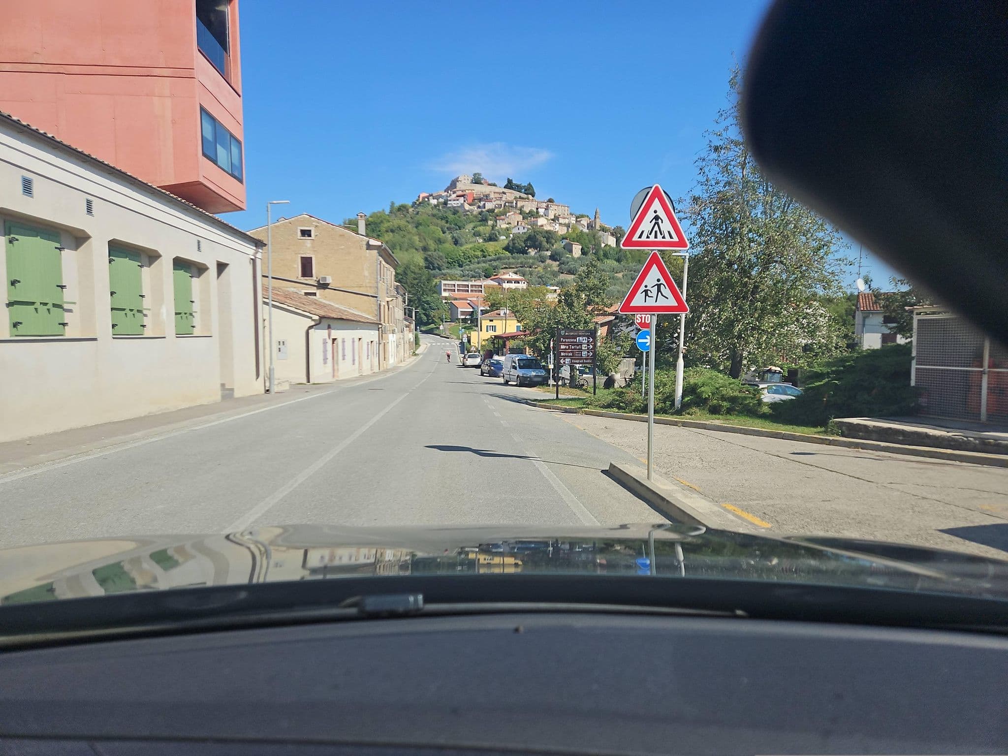 Street view near Roxanich, Pazin — © toho (CC BY-SA · Mapillary)