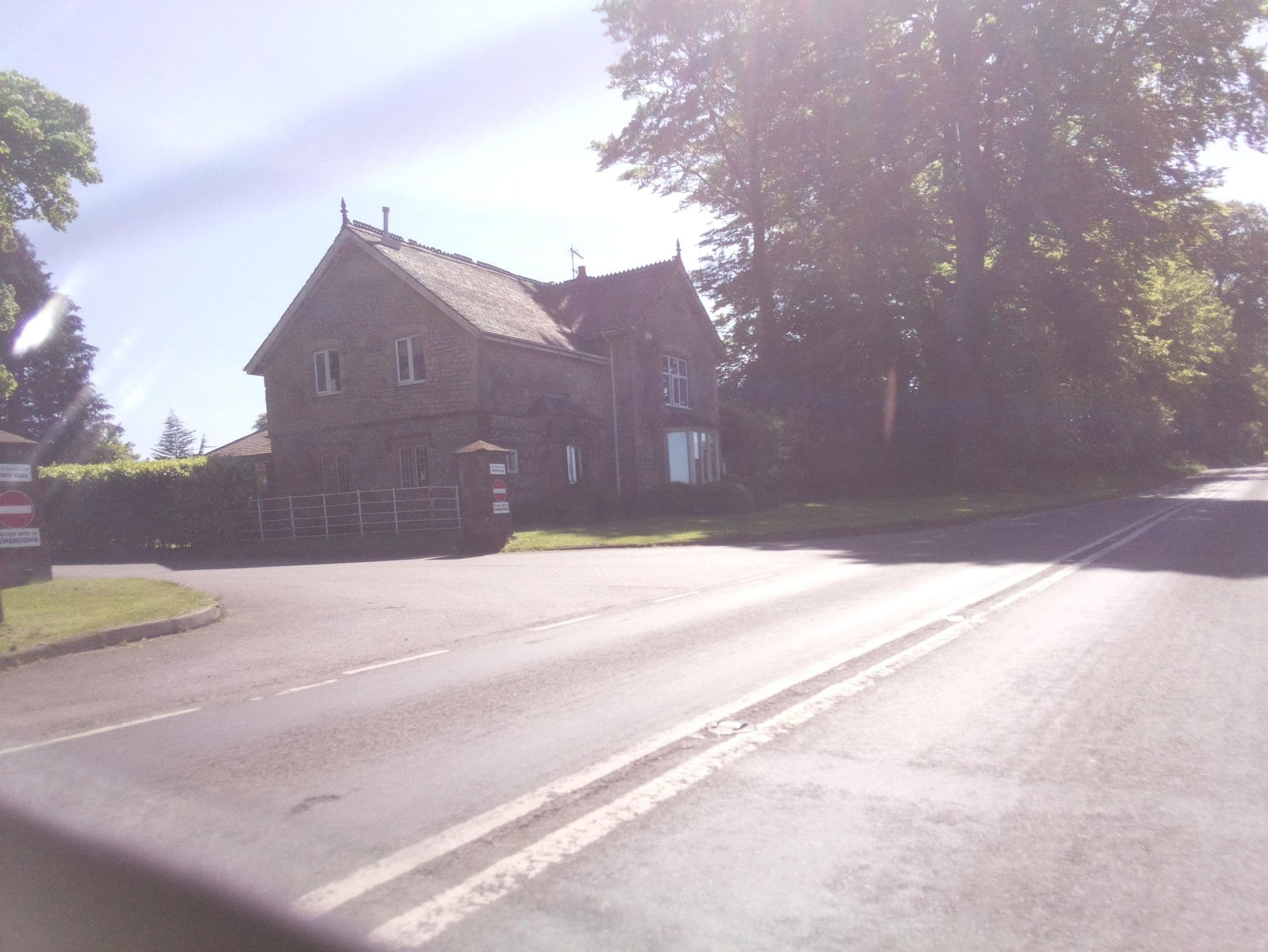 Street view near Swandown Lodges, Ilminster — © southglos (CC BY-SA · Mapillary)