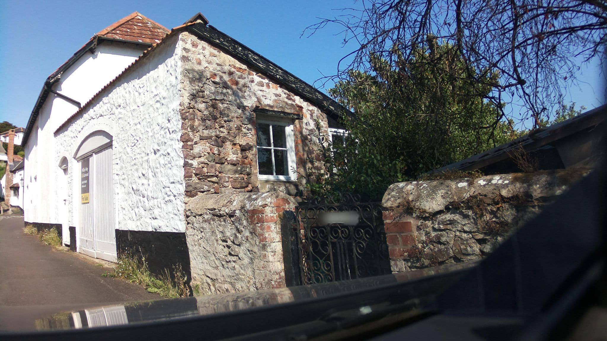 Street view near The Old Sweet Shop, Minehead — © southglos (CC BY-SA · Mapillary)