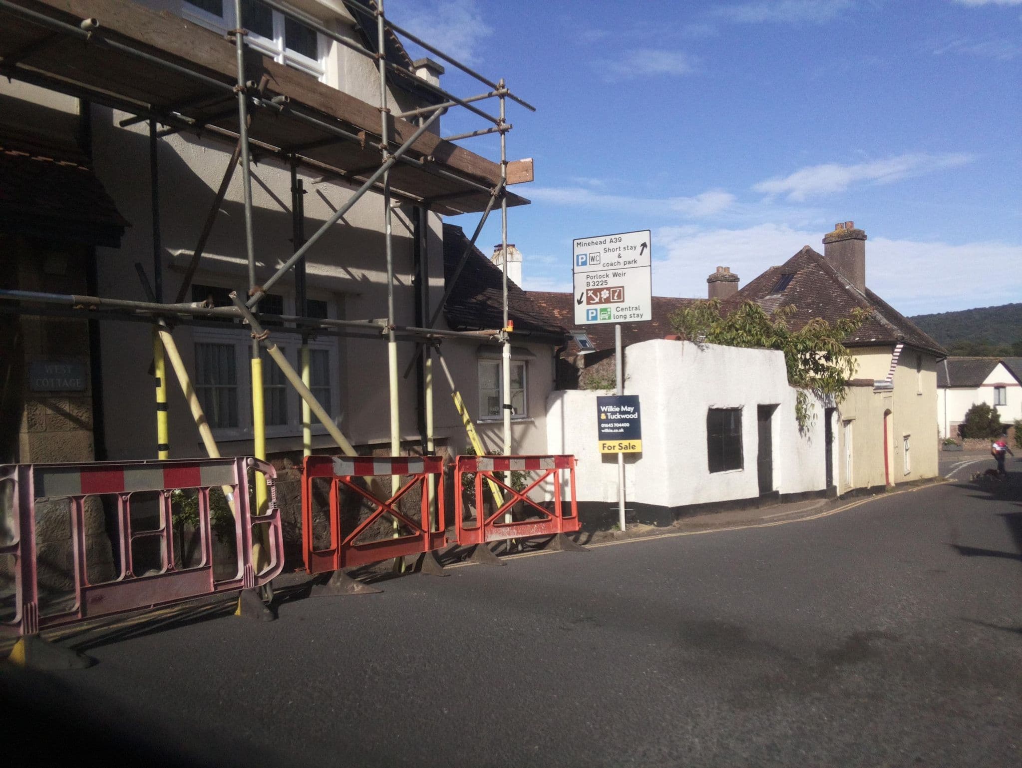 Street view near Ships Mews, Porlock — © southglos (CC BY-SA · Mapillary)