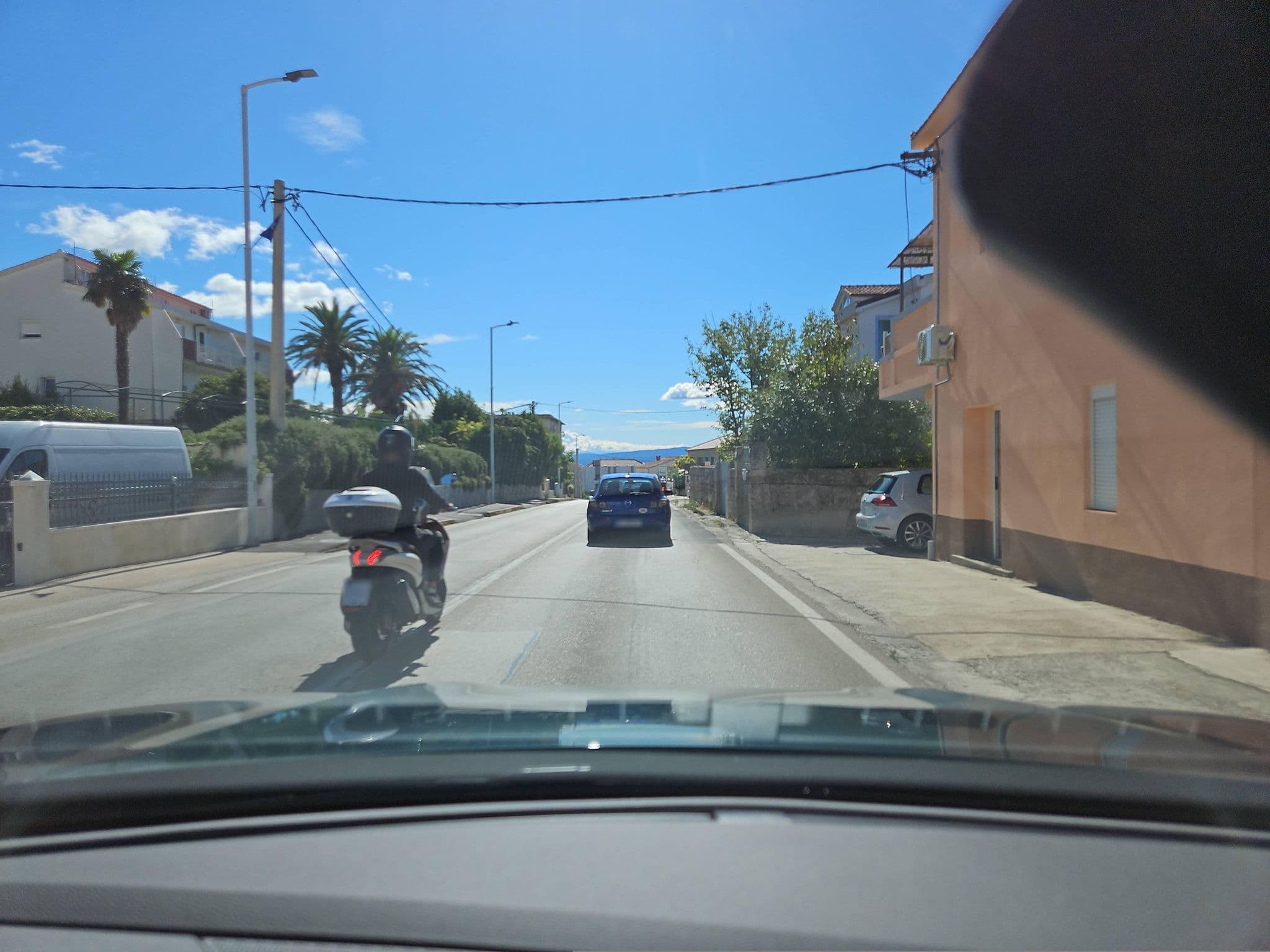 Street view near Apartmani Doris i Iris, Grljevac — © toho (CC BY-SA · Mapillary)