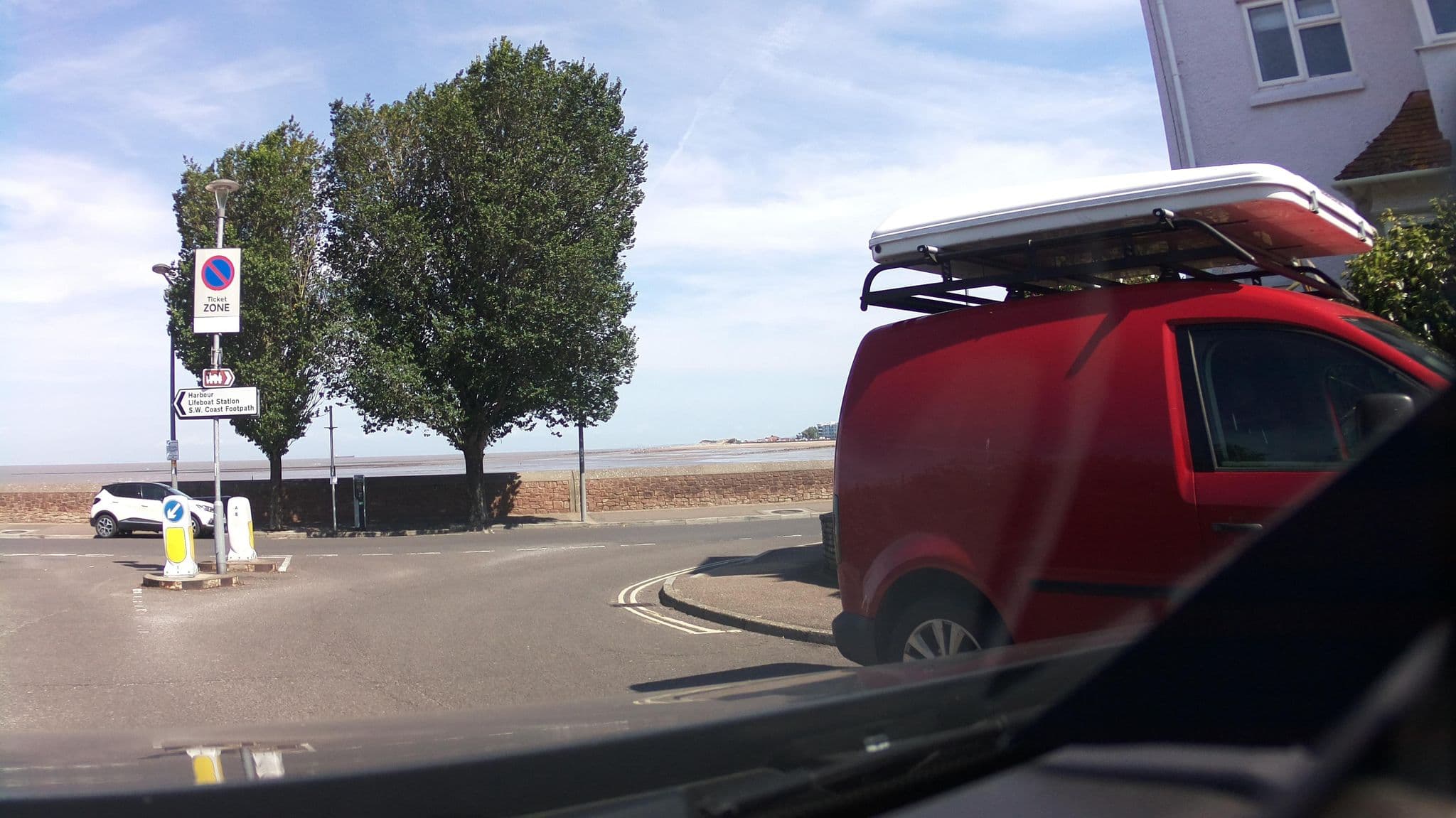 Street view near Promenade Hotel, Minehead — © southglos (CC BY-SA · Mapillary)