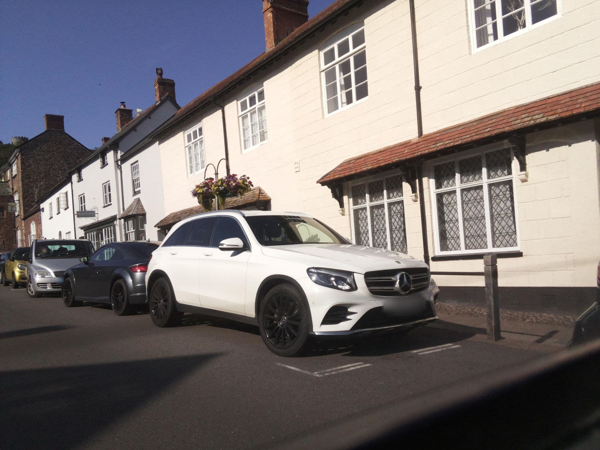 Street view near Deer Leap Hotel, Minehead — © southglos (CC BY-SA · Mapillary)