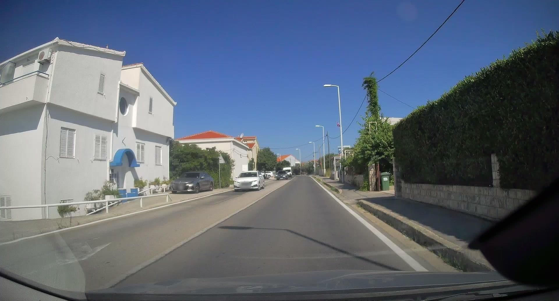 Street view near Apartments Ada, Podstrana — © edc22 (CC BY-SA · Mapillary)