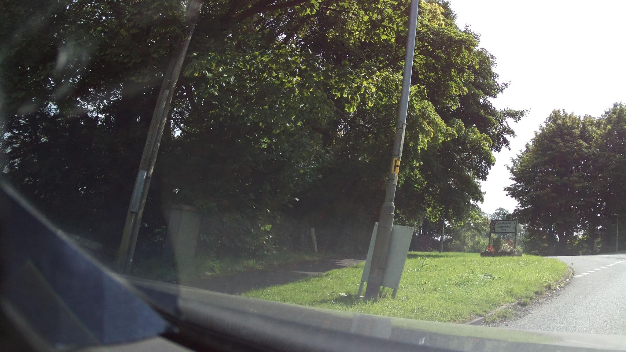 Street view near Carlton Riverside, Llandovery — © southglos (CC BY-SA · Mapillary)