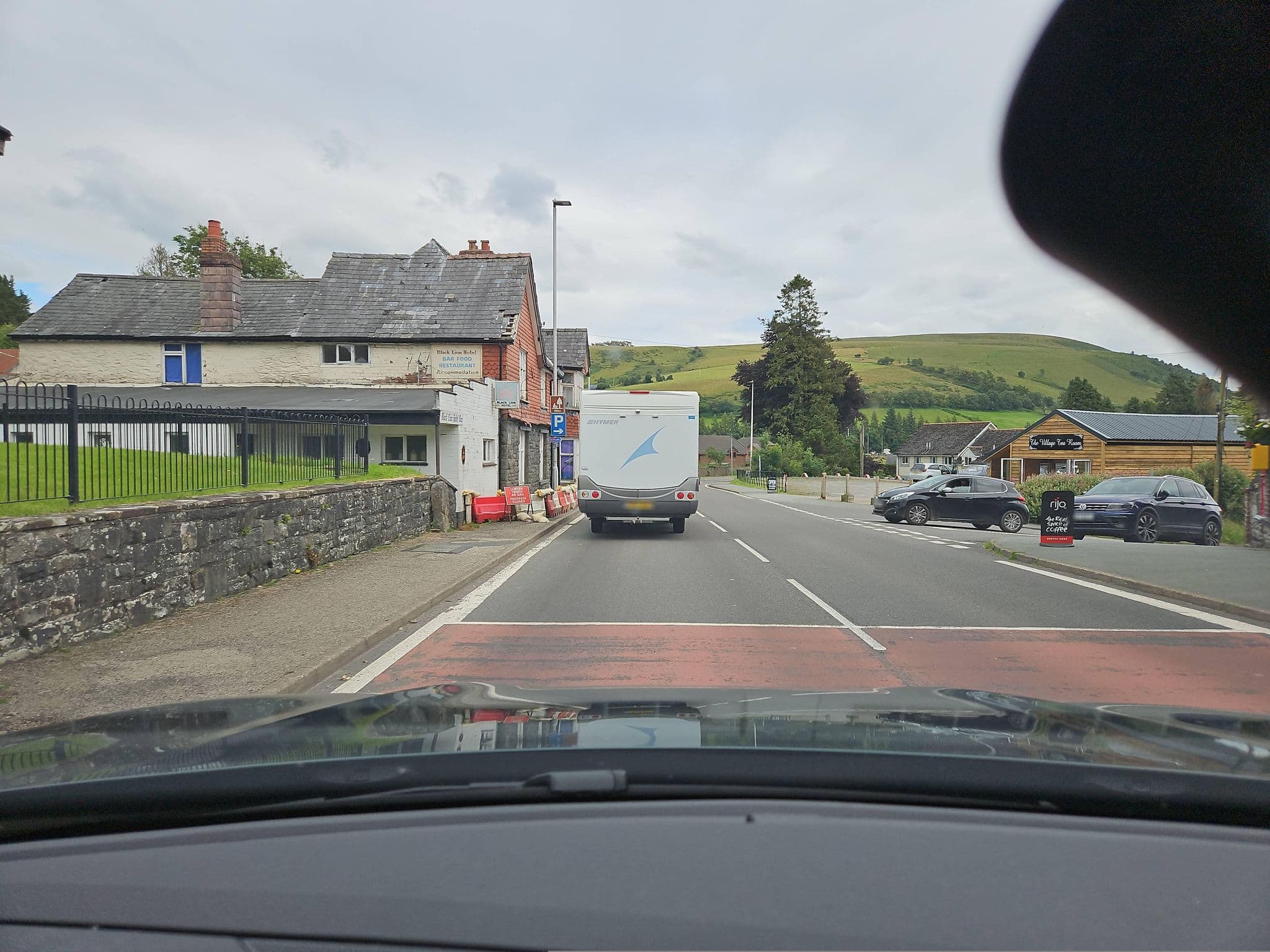 Street view near The Black Lion Hotel, Llanidloes — © toho (CC BY-SA · Mapillary)