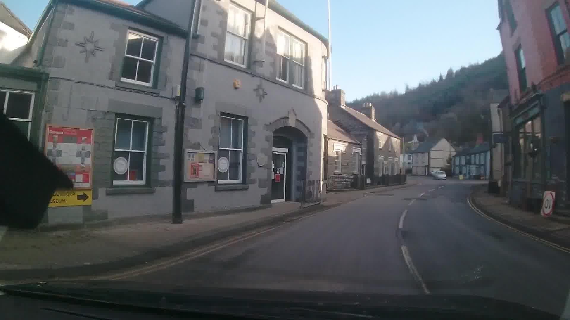 Street view near Owai Glyndwr Hotel, Llangollen — © trigpoint (CC BY-SA · Mapillary)