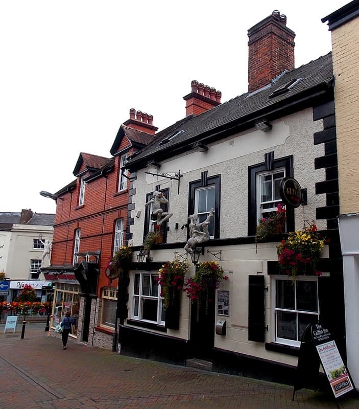 The Griffin Inn (via Wikimedia Commons, CC BY-SA 2.0)
