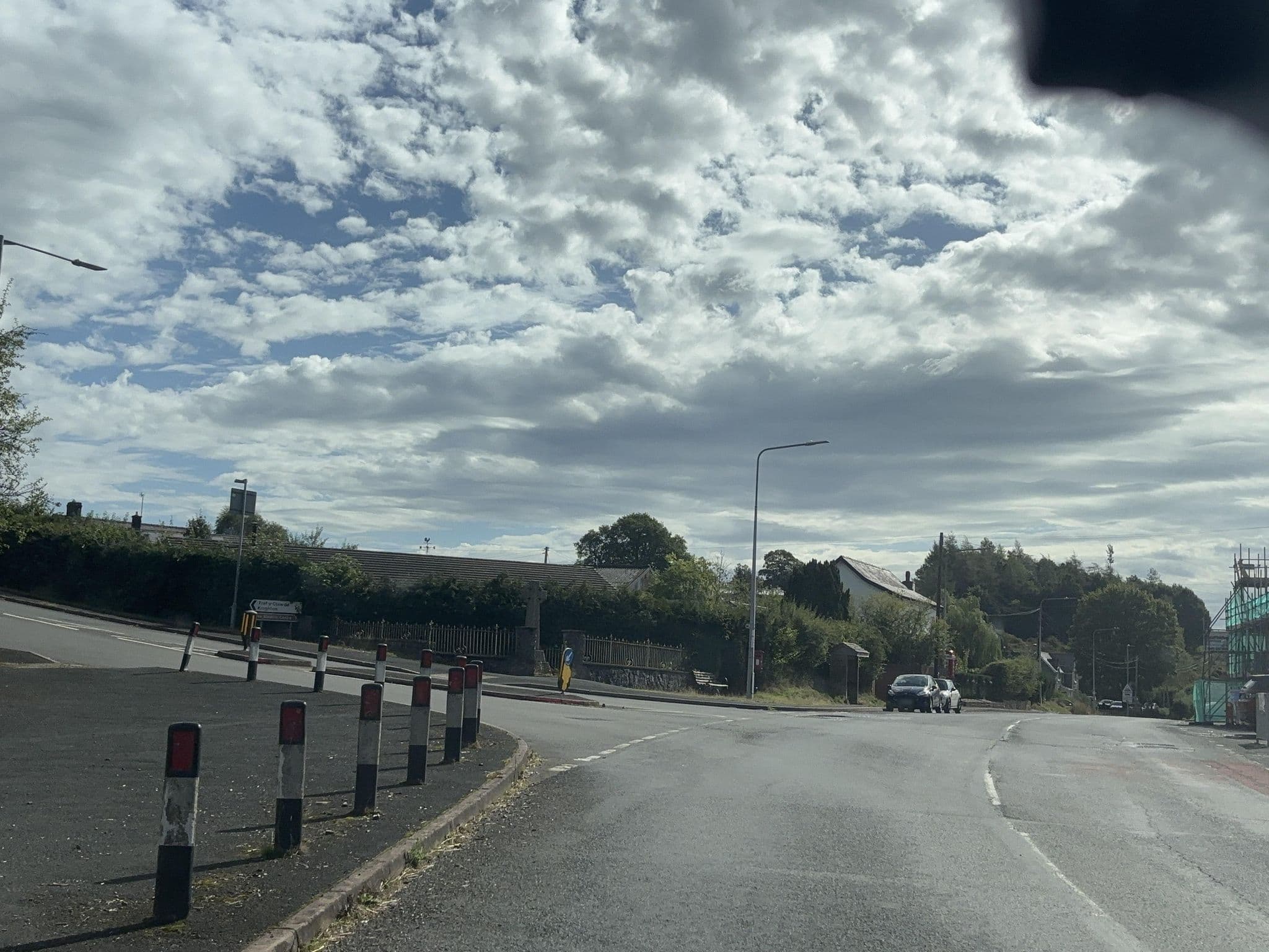 Street view near The Thomas Shop, Llandrindod Wells — © swinetown (CC BY-SA · Mapillary)