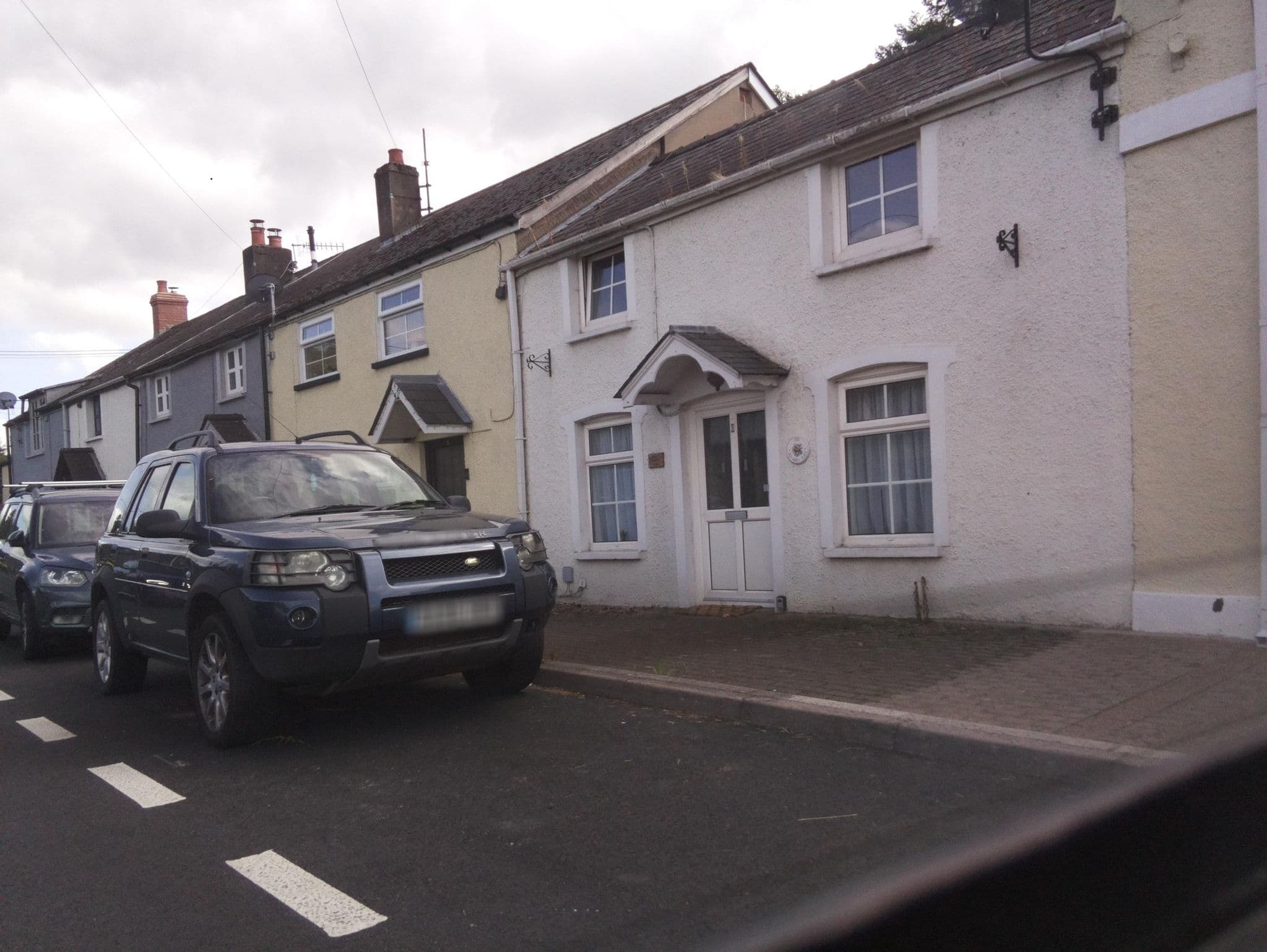 Street view near The Bluebell Inn, Gilwern — © southglos (CC BY-SA · Mapillary)