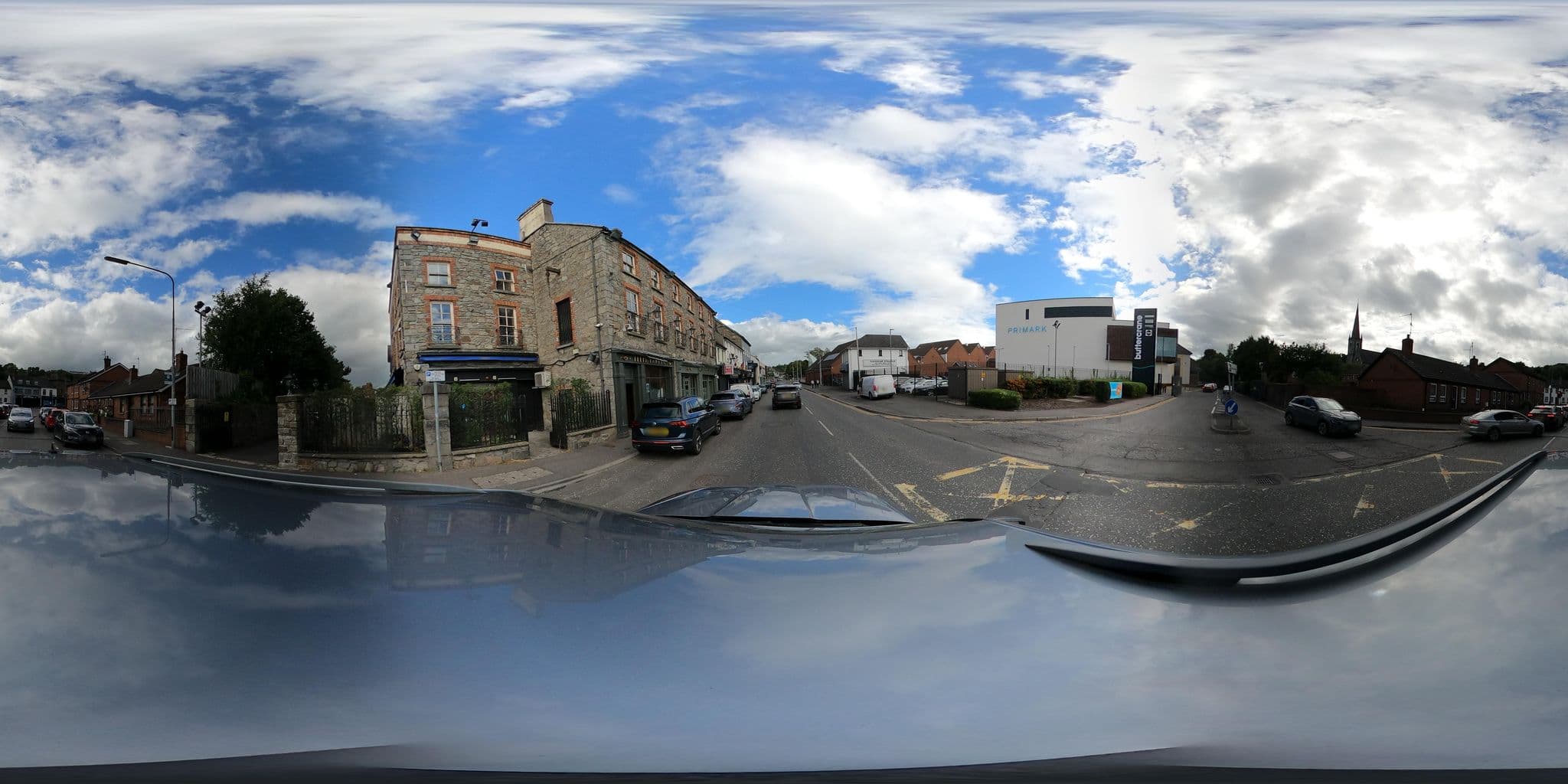 Street view near Francis Court Hotel, Newry — © jonnymccullagh (CC BY-SA · Mapillary)