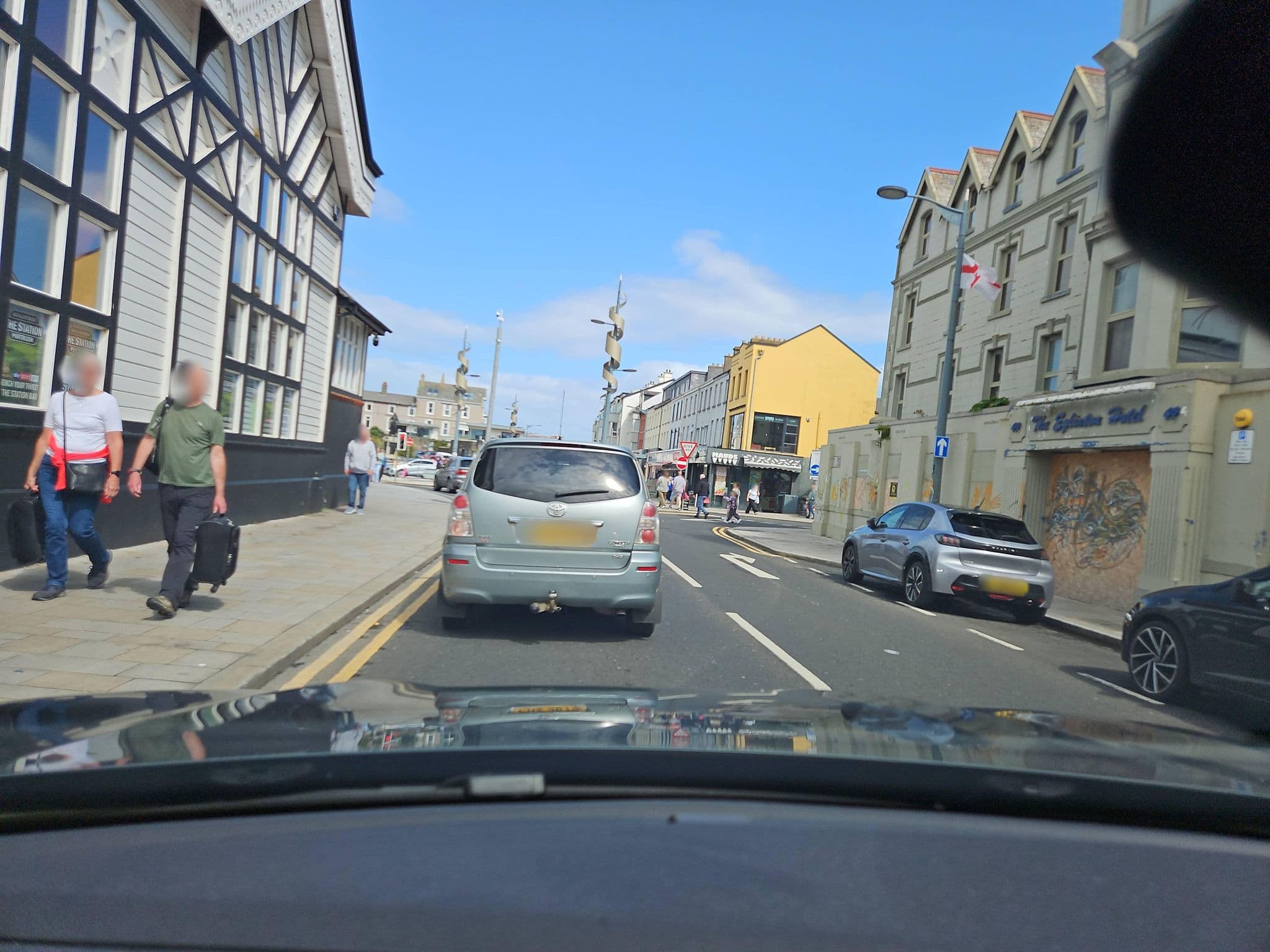 Street view near Eglinton Hotel, Portrush — © toho (CC BY-SA · Mapillary)