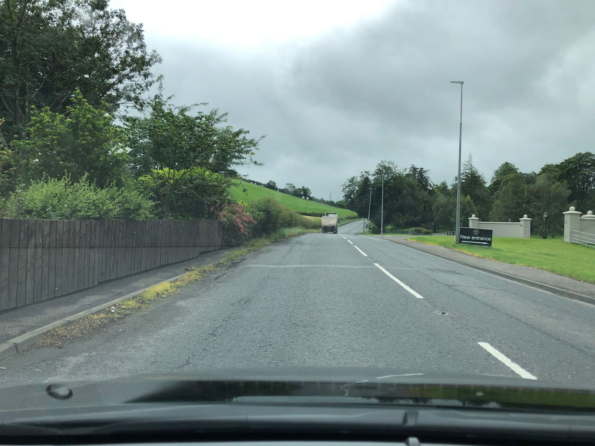 Street view near Maguire Hotels, Ballynahinch — © laye (CC BY-SA · Mapillary)