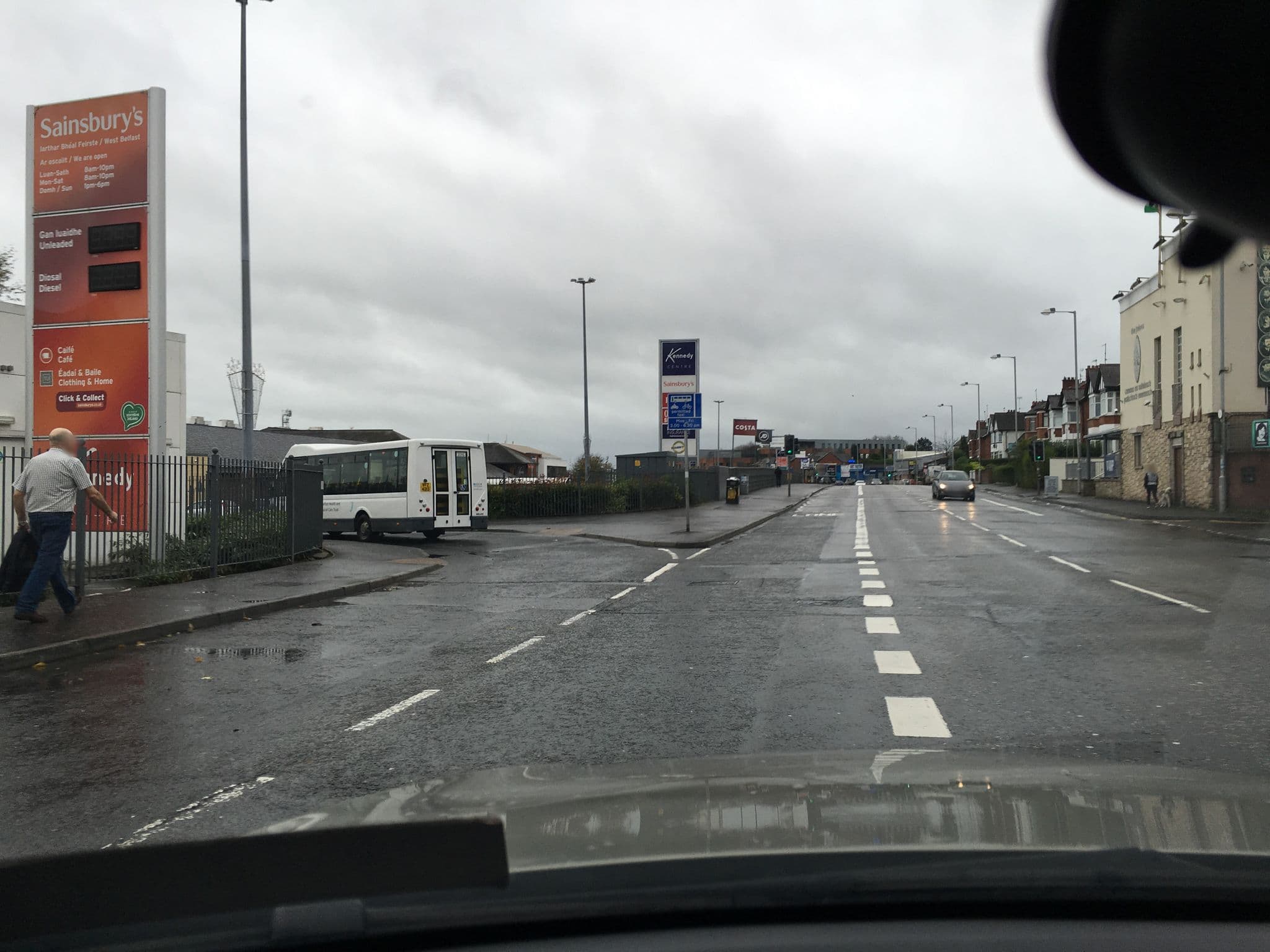 Street view near Regina Ceoli Hostel, Belfast — © mackerski (CC BY-SA · Mapillary)