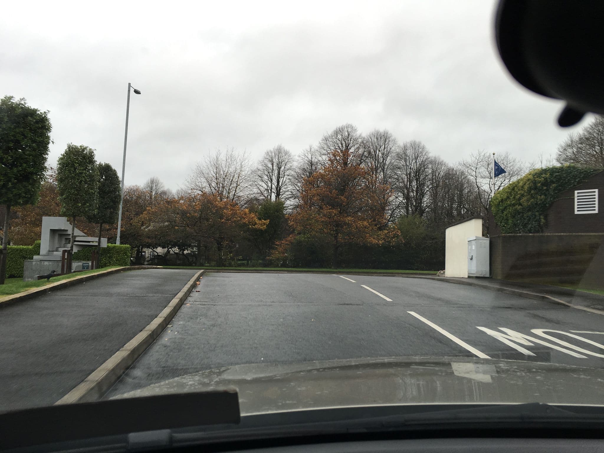 Street view near Hastings Hotels, Dundonald — © mackerski (CC BY-SA · Mapillary)