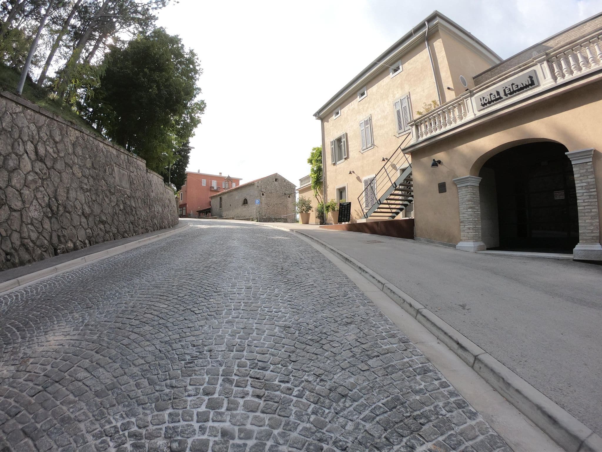 Street view near Peteani, Labin — © joostjakob (CC BY-SA · Mapillary)