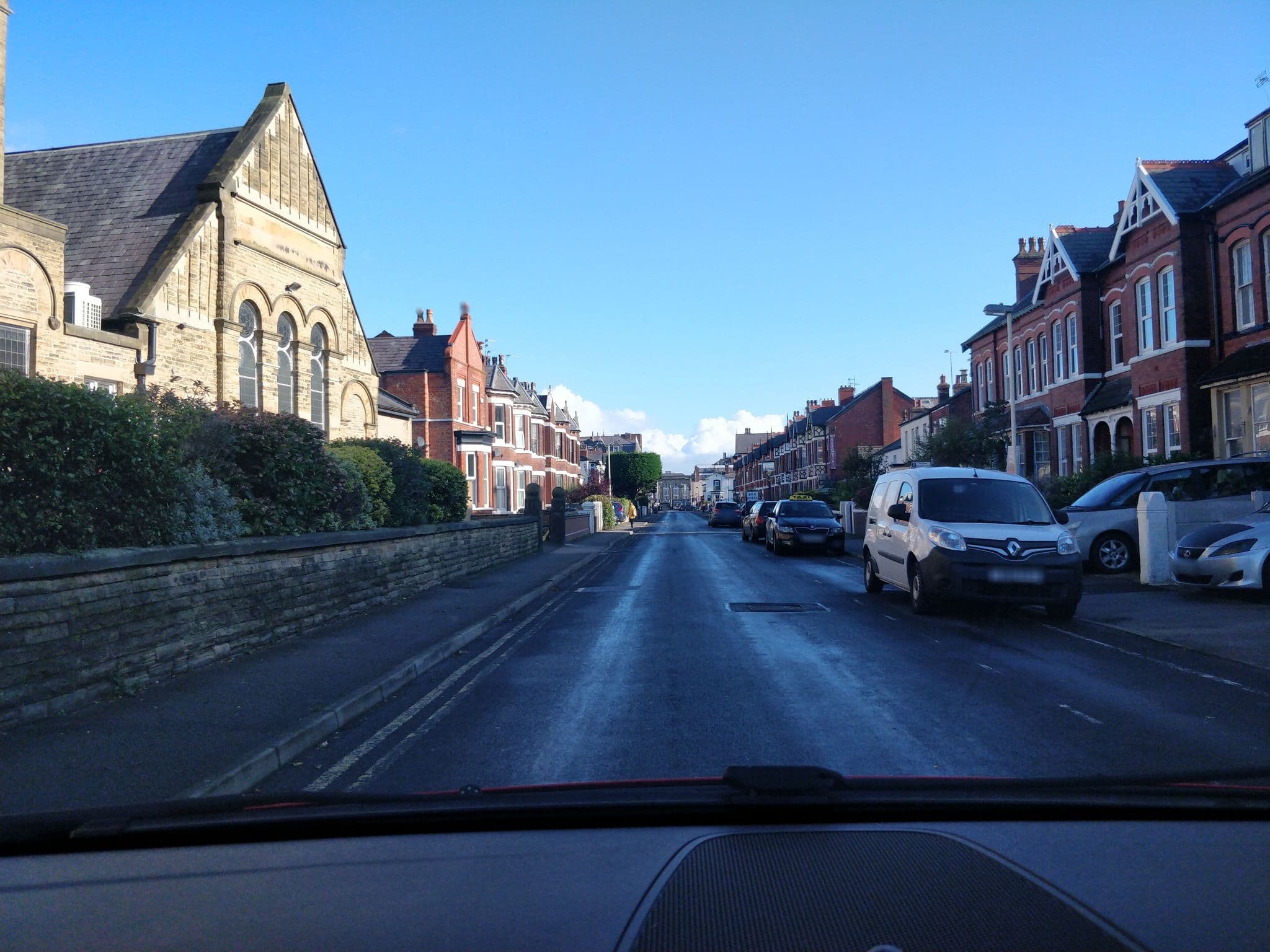 Street view near Den Rae Holiday Flats, Southport — © davidsong (CC BY-SA · Mapillary)