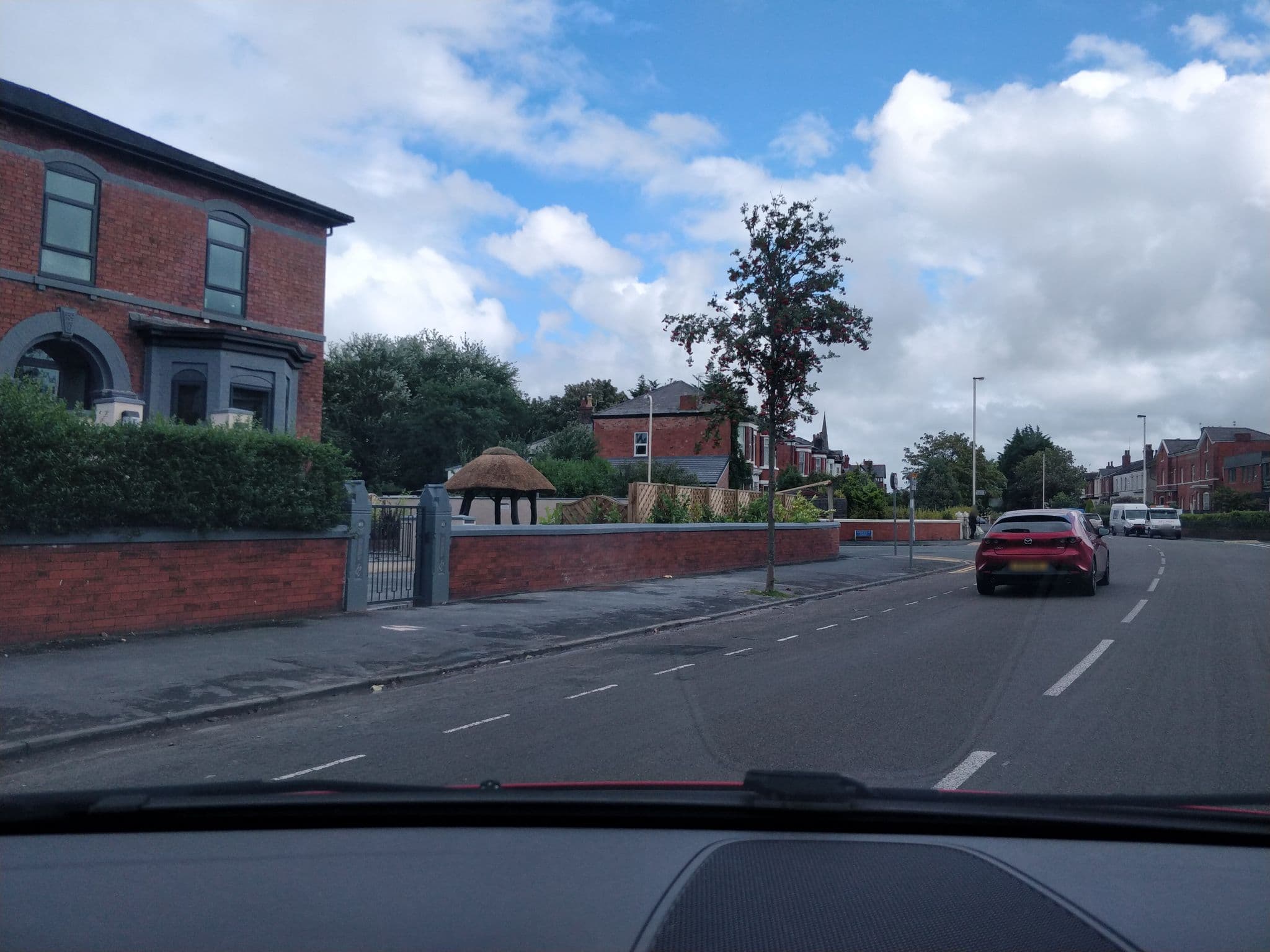 Street view near Cresta Hotel, Southport — © davidsong (CC BY-SA · Mapillary)