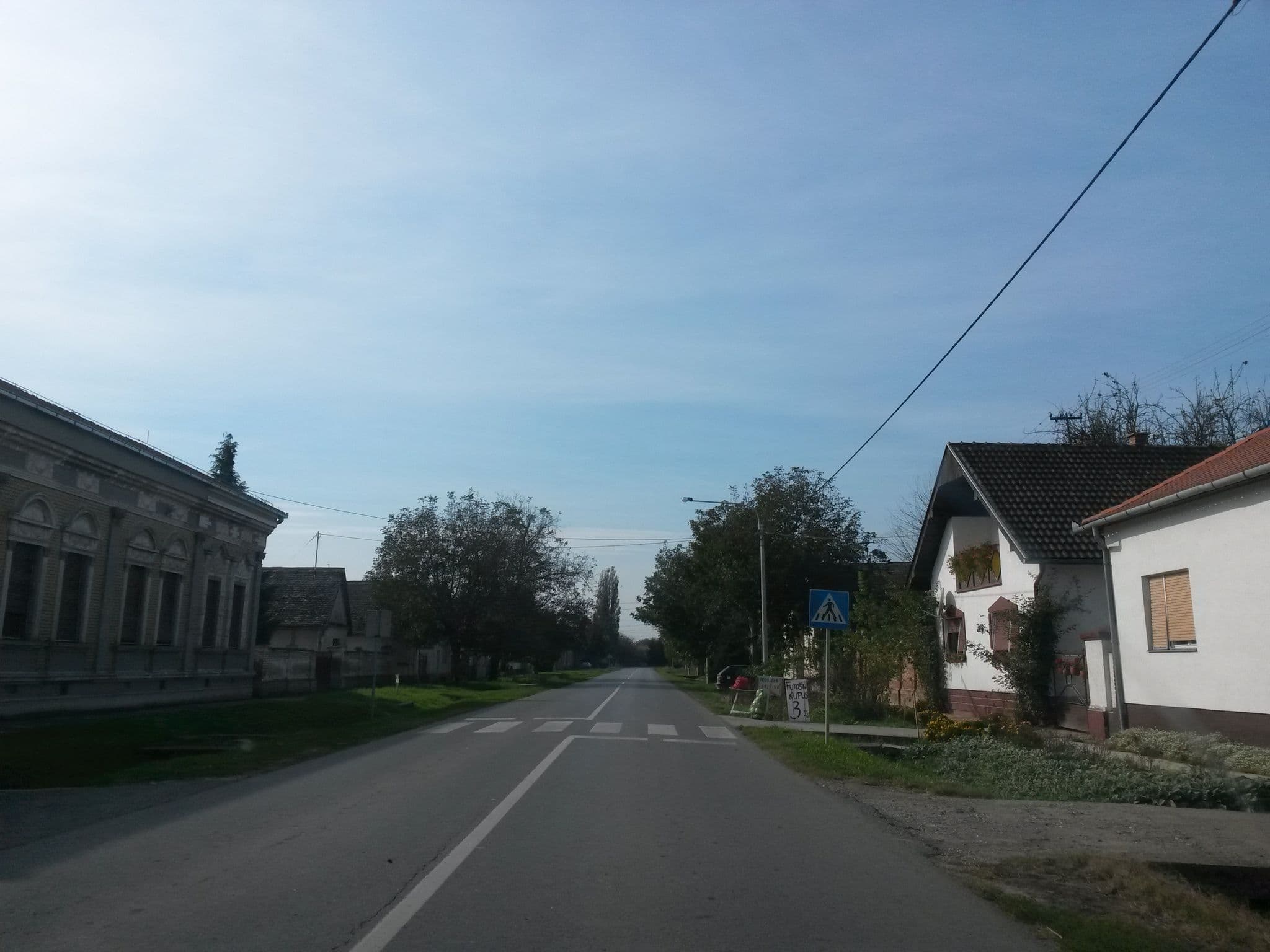 Street view near Hotel Lug, Bilje — © osmapper (CC BY-SA · Mapillary)