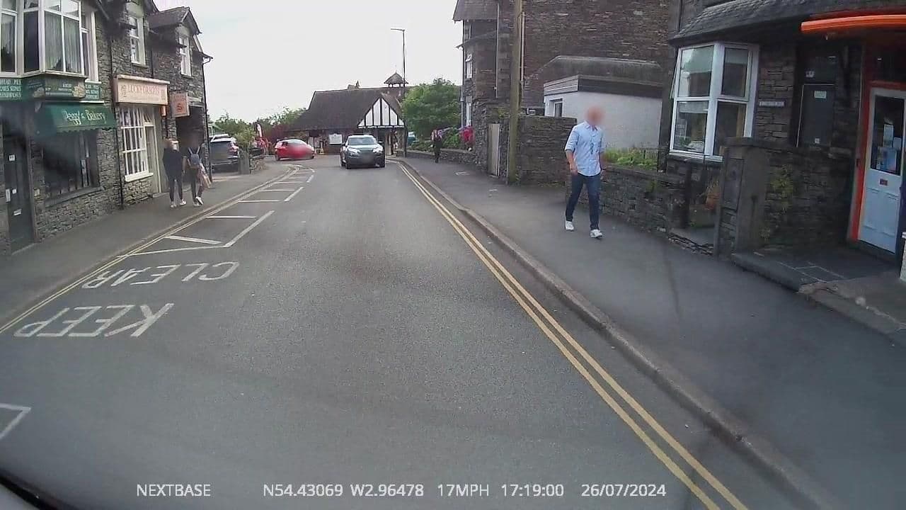 Street view near Carol Tyson, Ambleside — © OrangeHurst97 (CC BY-SA · Mapillary)