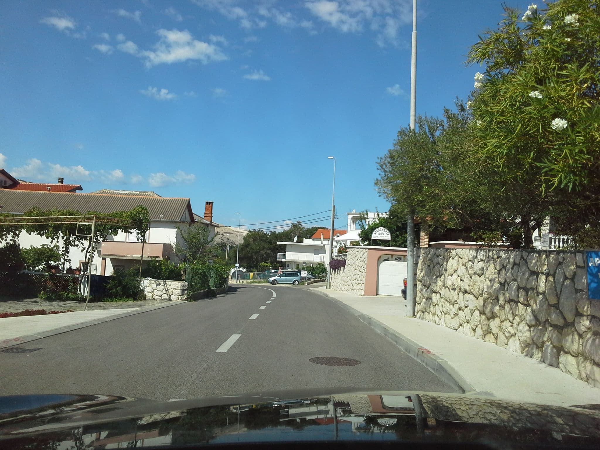 Street view near Pičuljan, Lopar — © klypern (CC BY-SA · Mapillary)