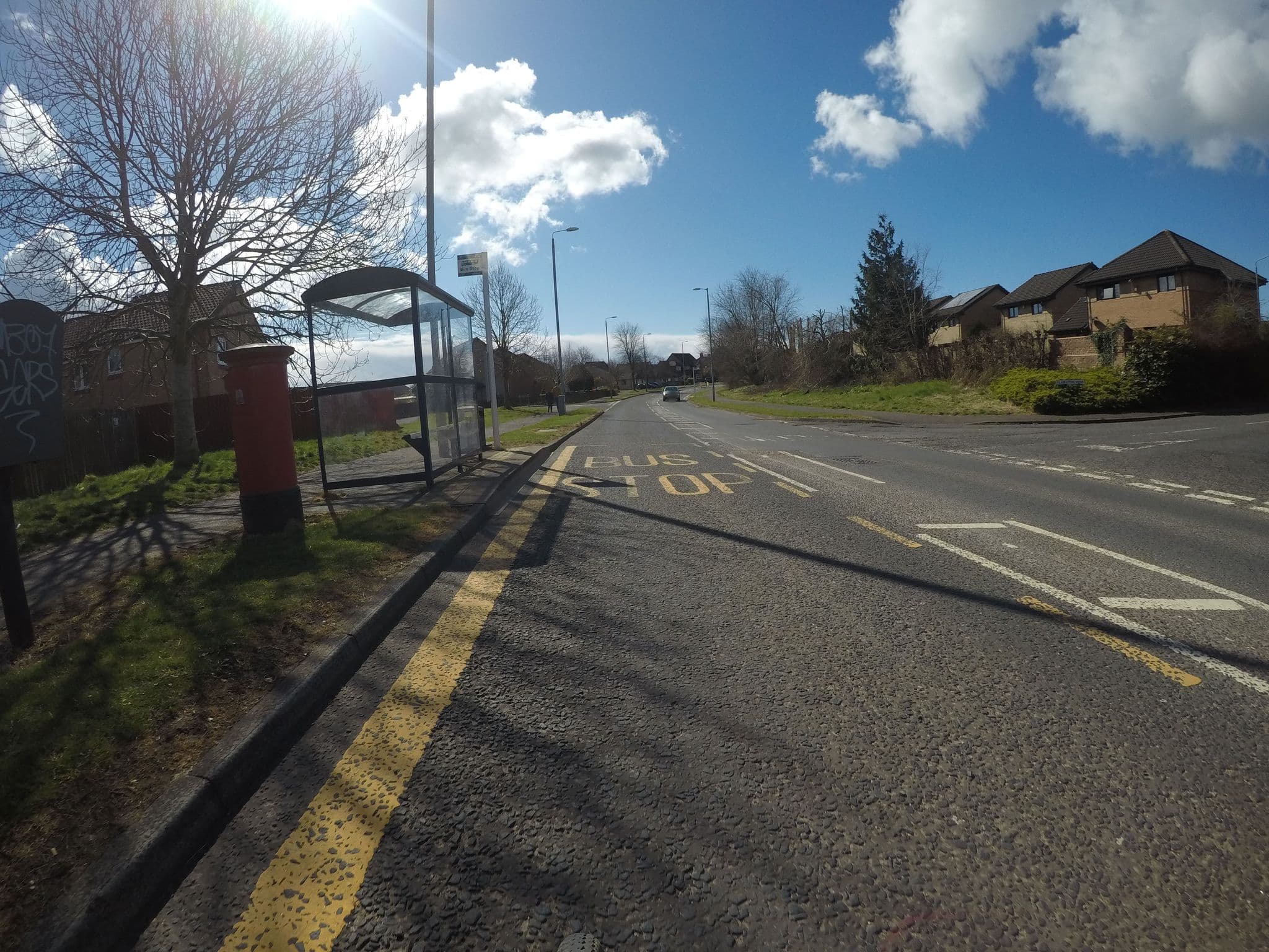 Street view near Fenwick Hotel Kilmarnock (Scotland), Kilwinning — © mfk (CC BY-SA · Mapillary)