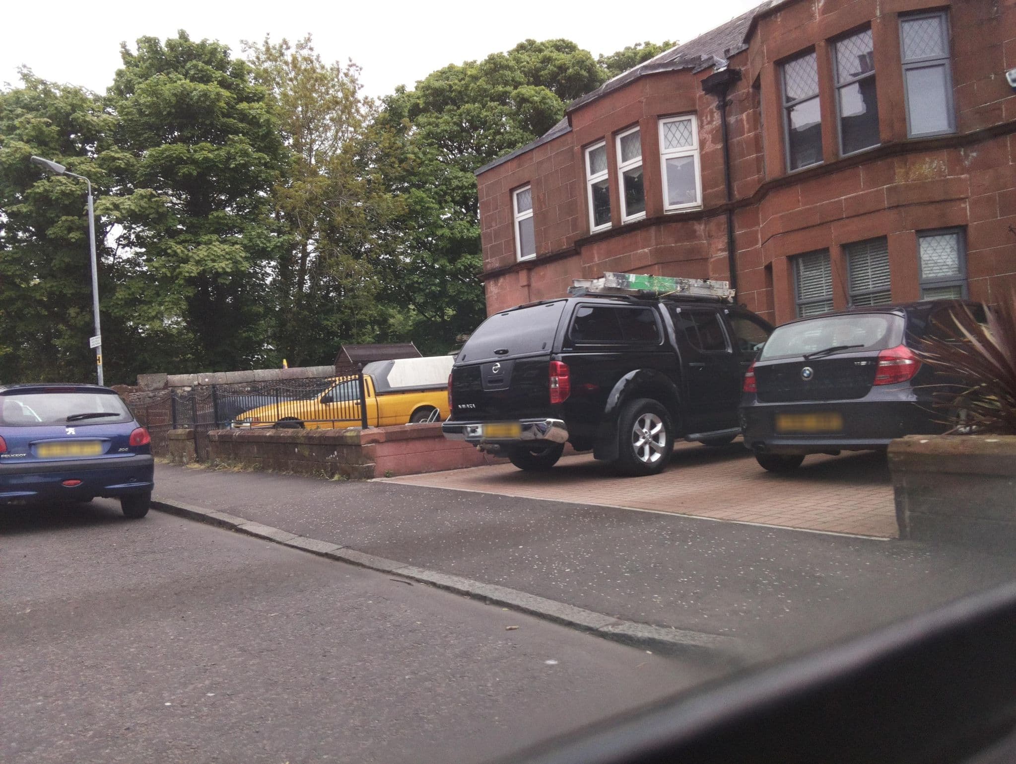 Street view near Charles's Street, Largs — © southglos (CC BY-SA · Mapillary)