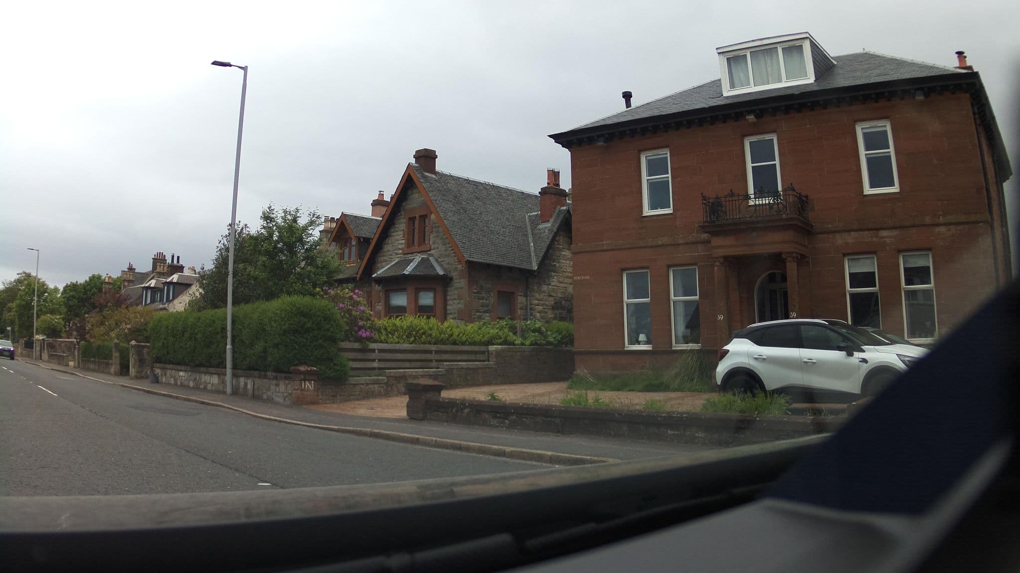 Street view near Kincraig Guest House, Prestwick — © southglos (CC BY-SA · Mapillary)