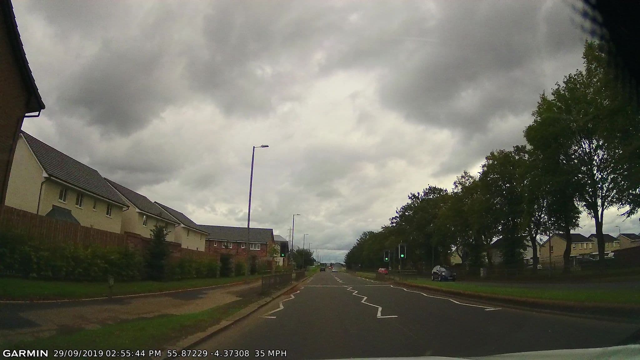 Street view near Dean Park Hotel, Renfrew — © gmc (CC BY-SA · Mapillary)