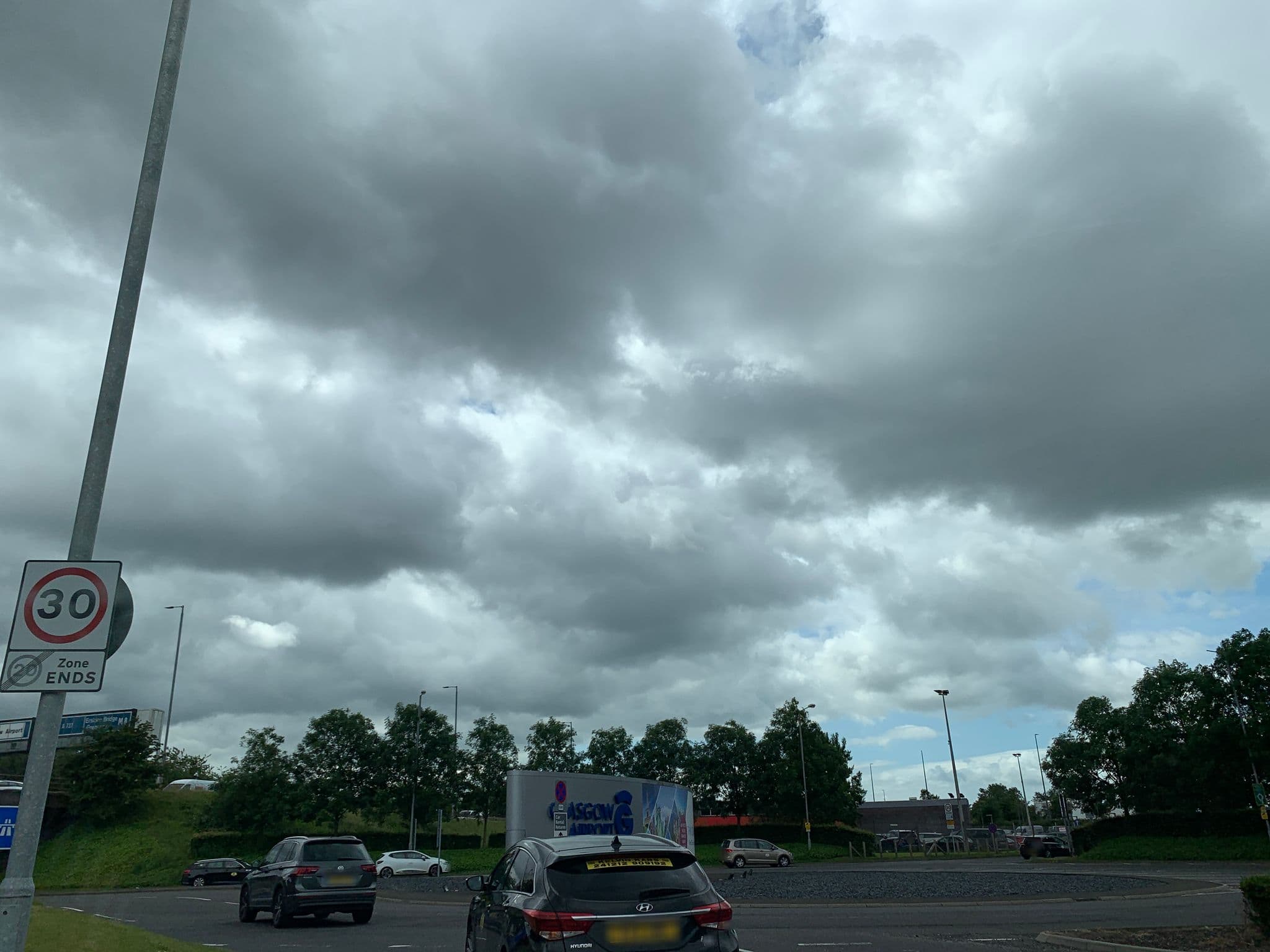 Street view near The Lobby, Renfrew — © gmc (CC BY-SA · Mapillary)