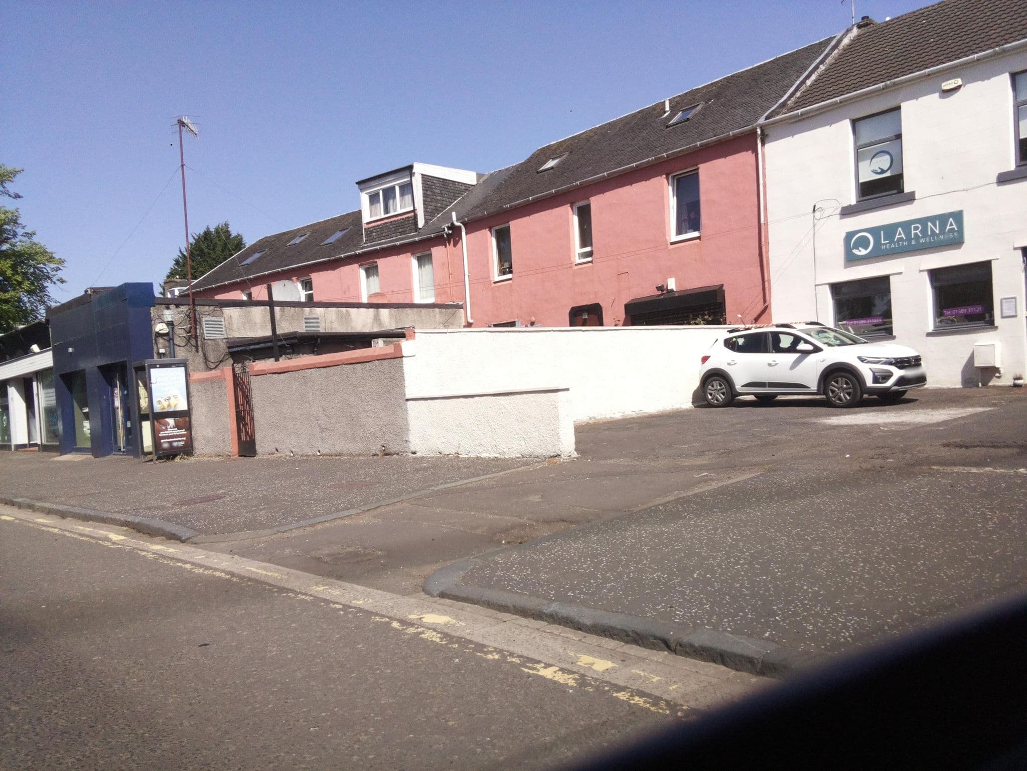 Street view near Positano Bed & Breakfast, Dumbarton — © southglos (CC BY-SA · Mapillary)