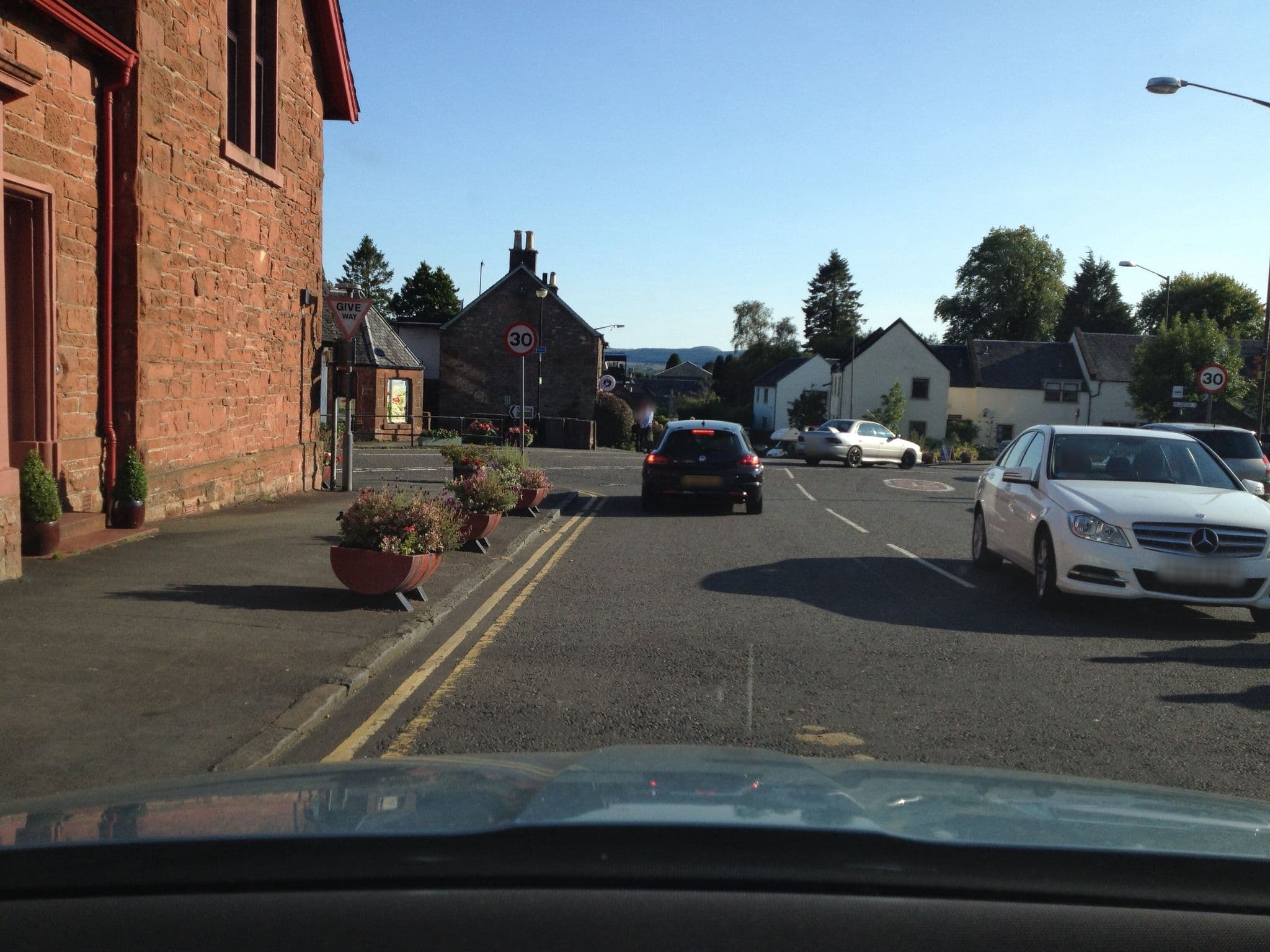 Street view near Braeside Loch Lomond, Killearn — © hobgoblin (CC BY-SA · Mapillary)