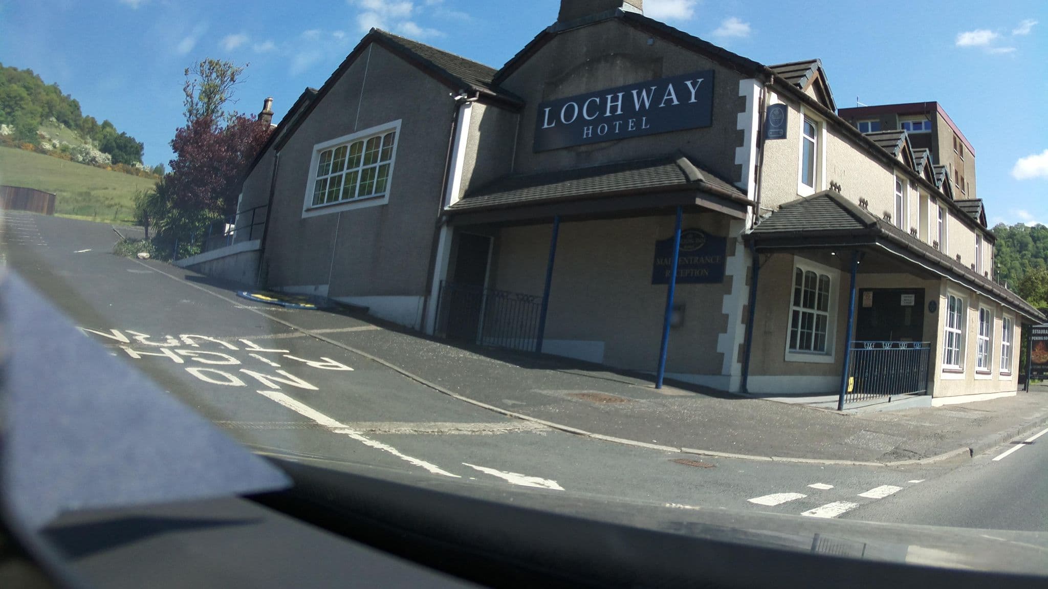 Street view near The Milton Inn Hotel, Dumbarton — © southglos (CC BY-SA · Mapillary)