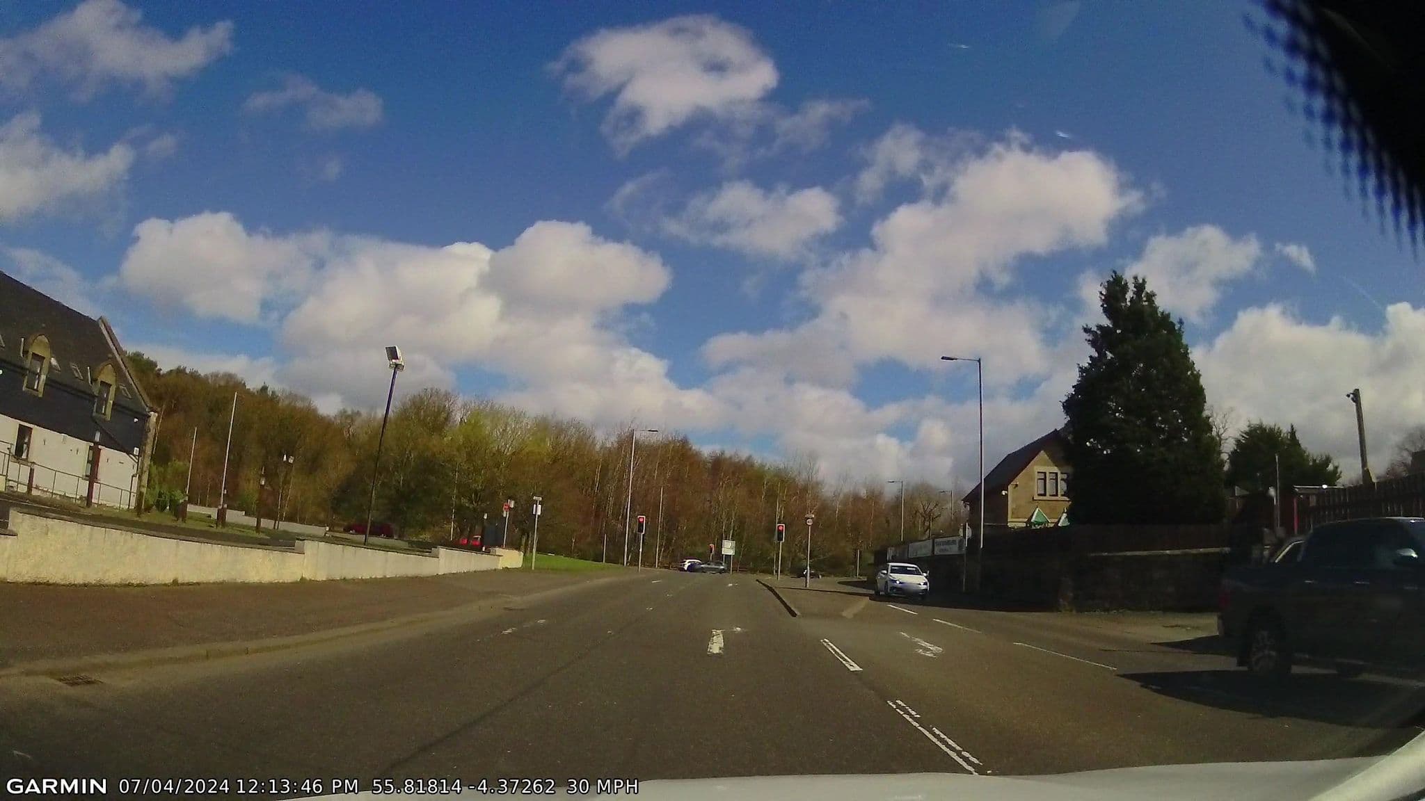 Street view near OYO Redstone Hotel, Barrhead — © gmc (CC BY-SA · Mapillary)
